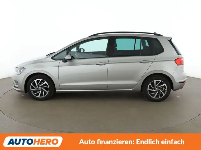 Volkswagen Golf Sportsvan view 3