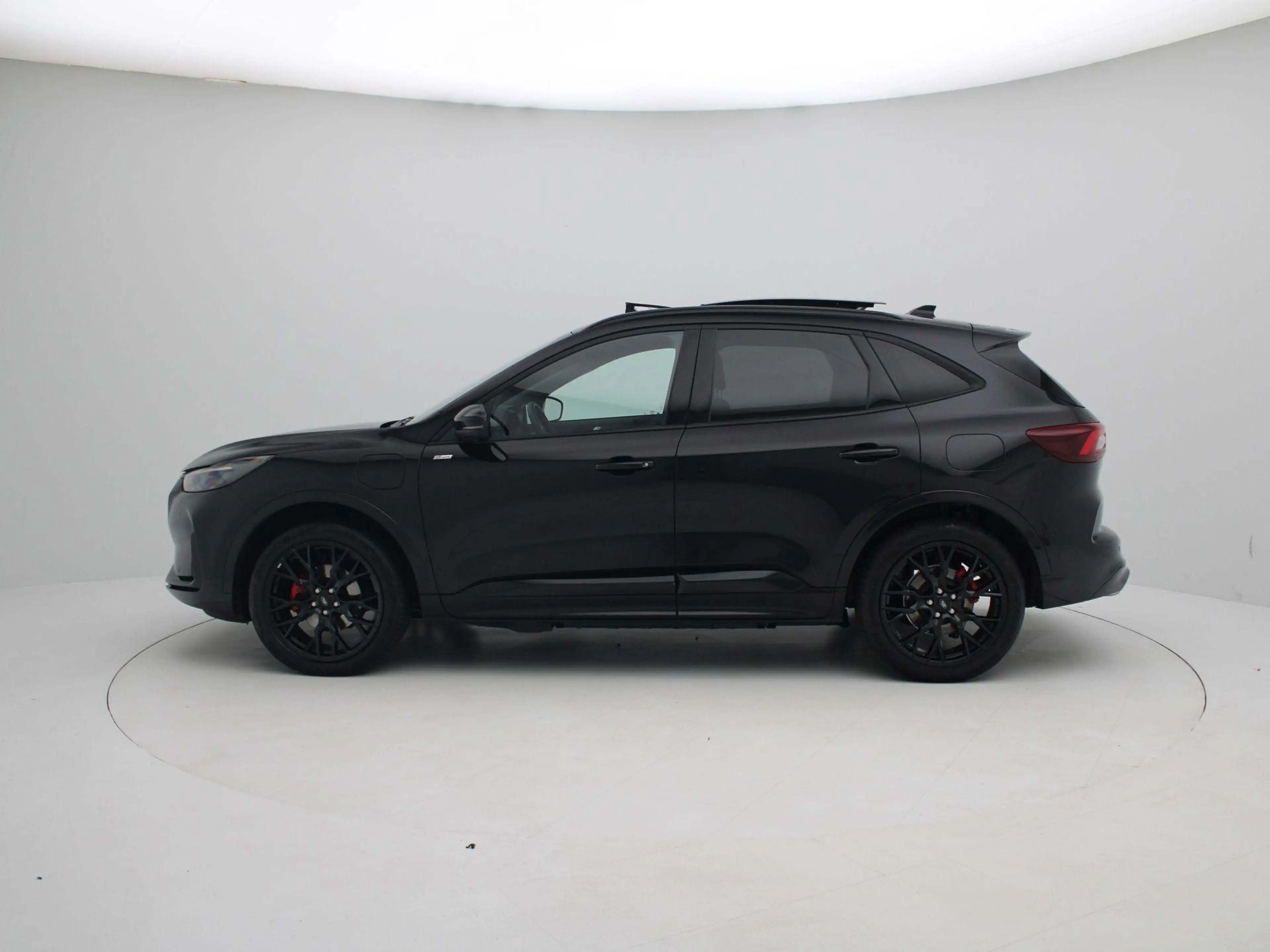Ford Kuga 2.5 PHEV ST-Line X — photo 4