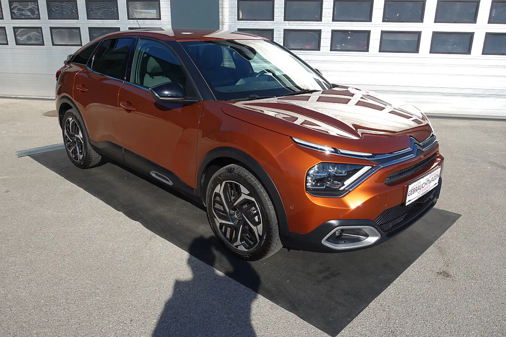 Citroen C4 PureTech 130 S&S Shine EAT8 Aut. Braun - 1