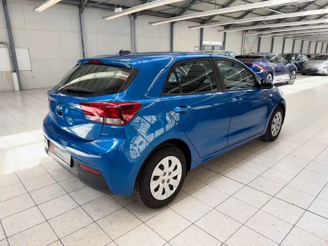 Kia Rio view 5