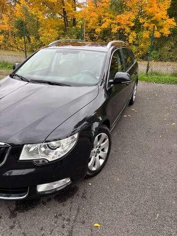 Imagine Skoda Superb Superb Combi 1.6 TDI GreenLine