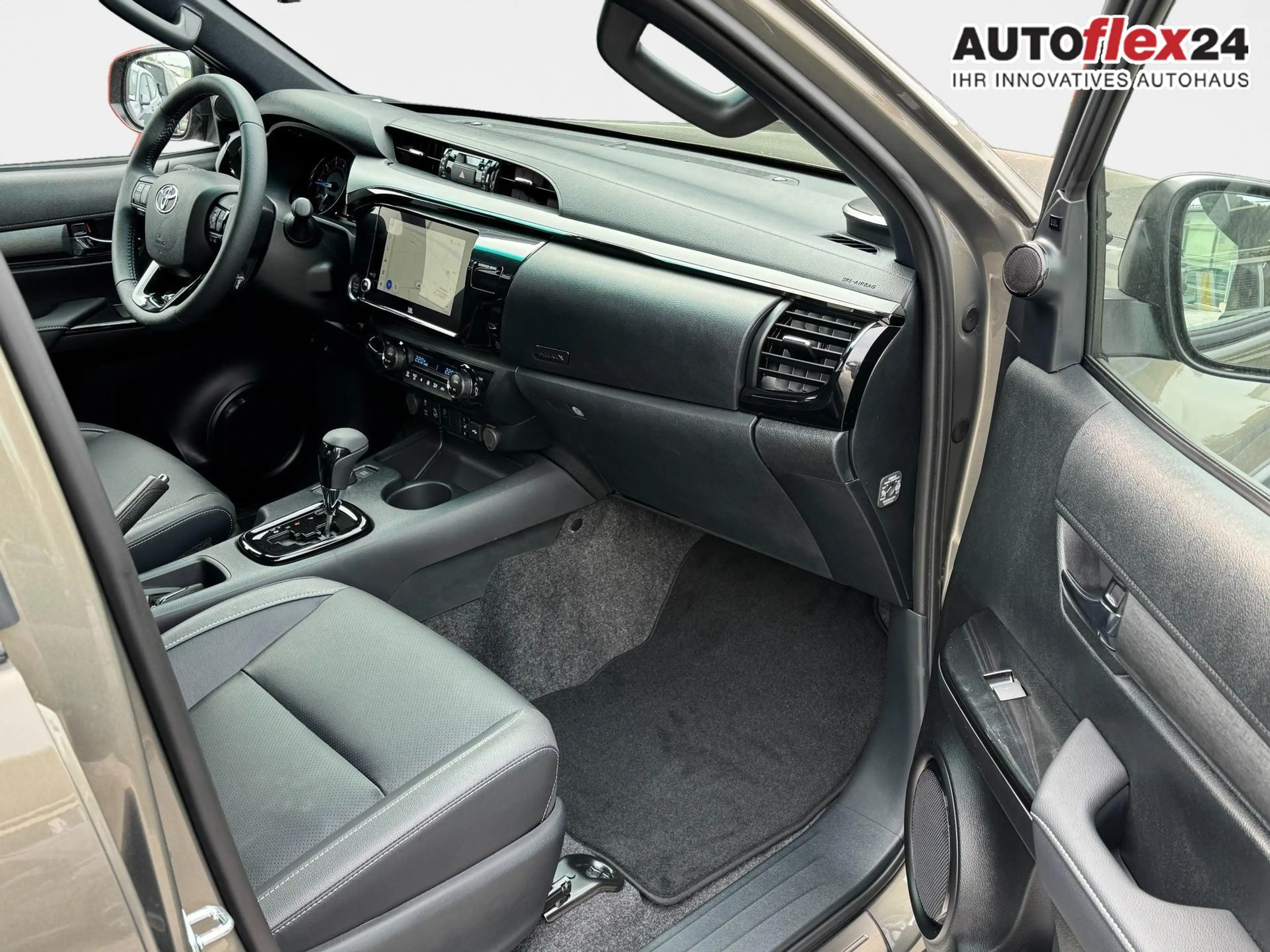 Toyota Hilux INVINCIBLE Double Cab 4x4 Leder AHK 360° JBL So... — photo 7