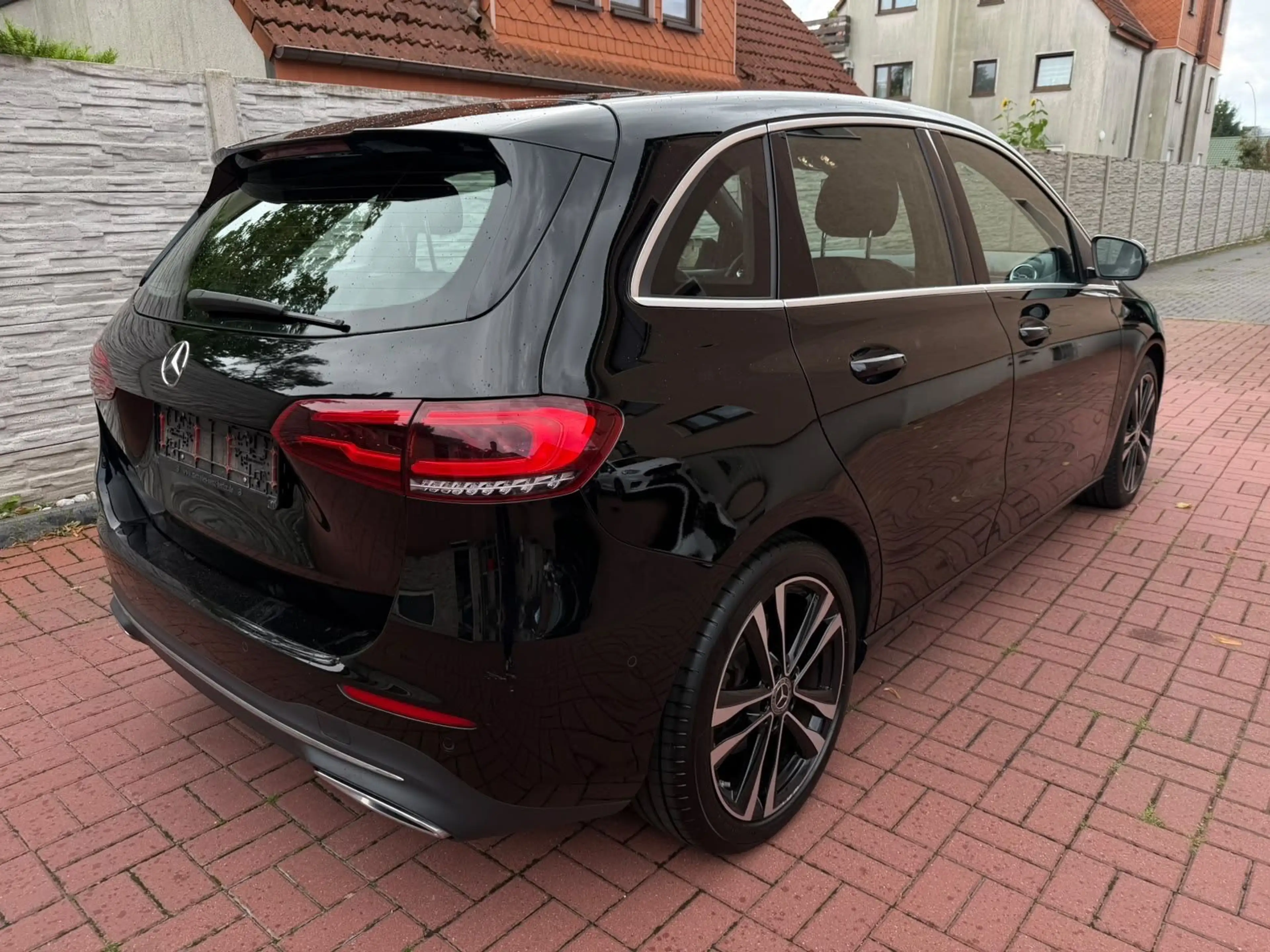 Mercedes-Benz B 200 Edition 19 AUT+AMBIENTE+NAVI+LED — photo 4