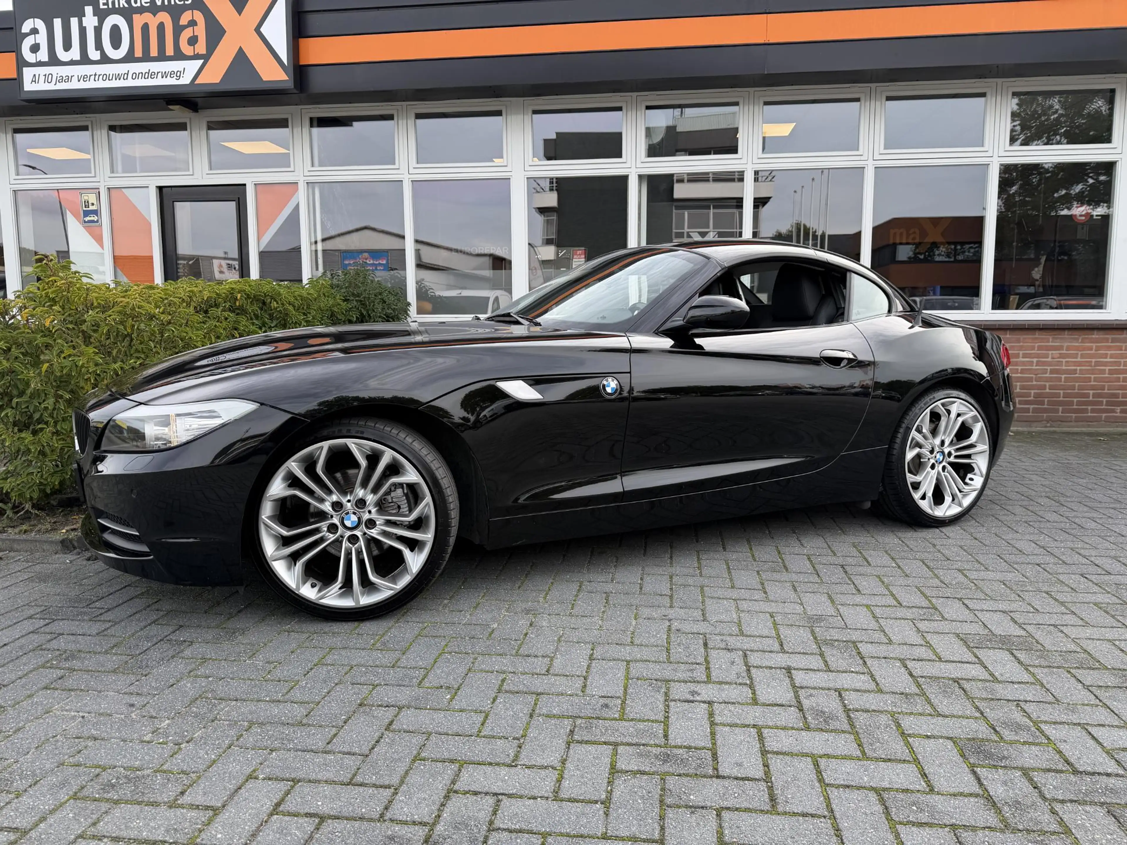 BMW Z4 Roadster sDrive20i — photo 2