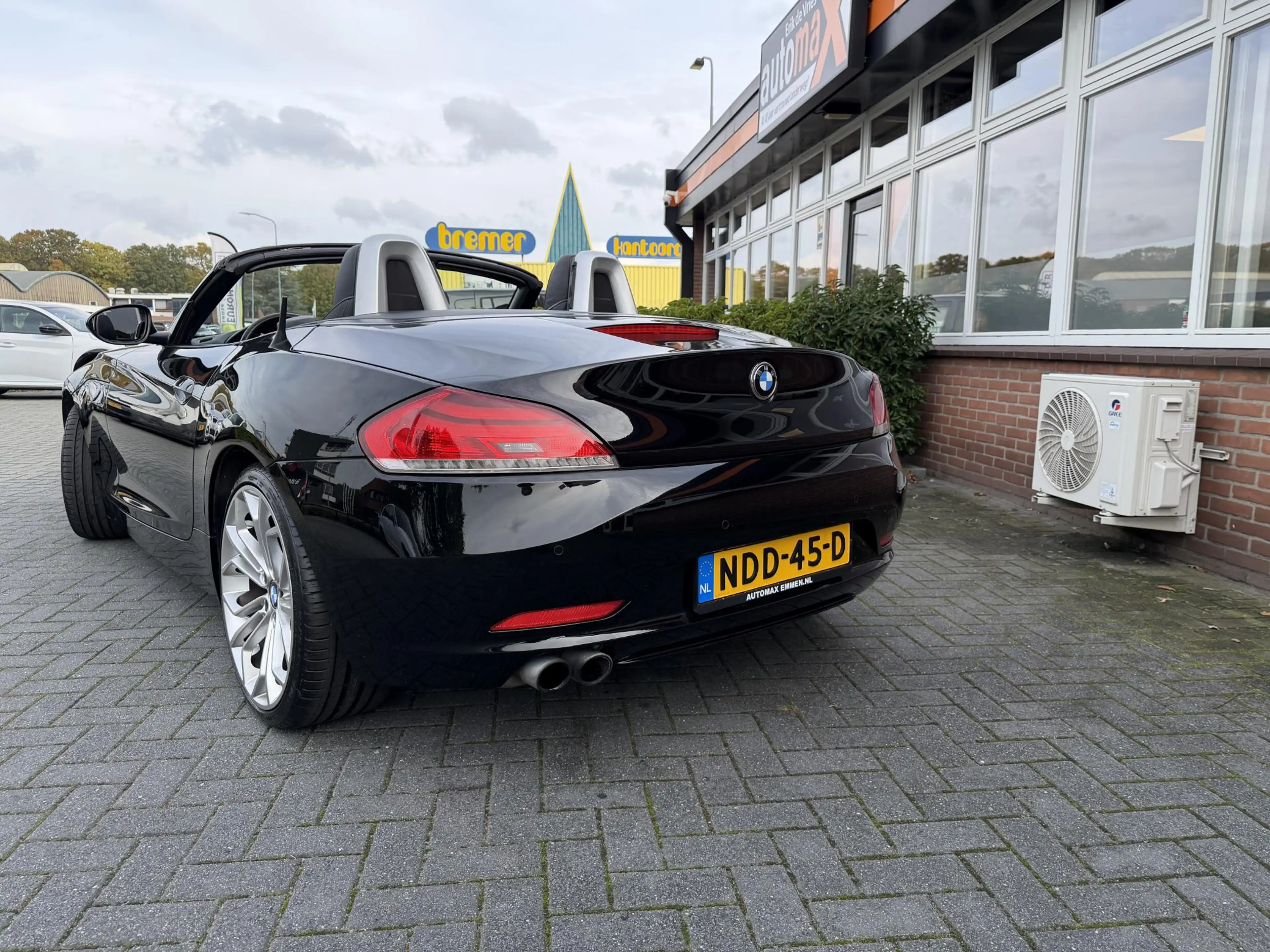 BMW Z4 Roadster sDrive20i — photo 12