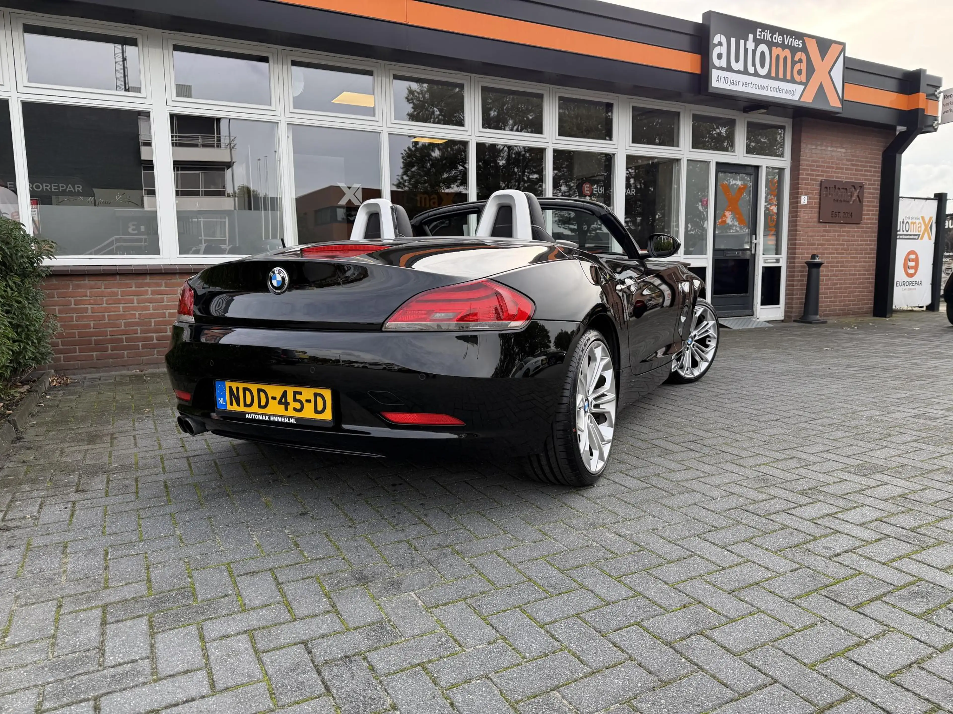 BMW Z4 Roadster sDrive20i — photo 14