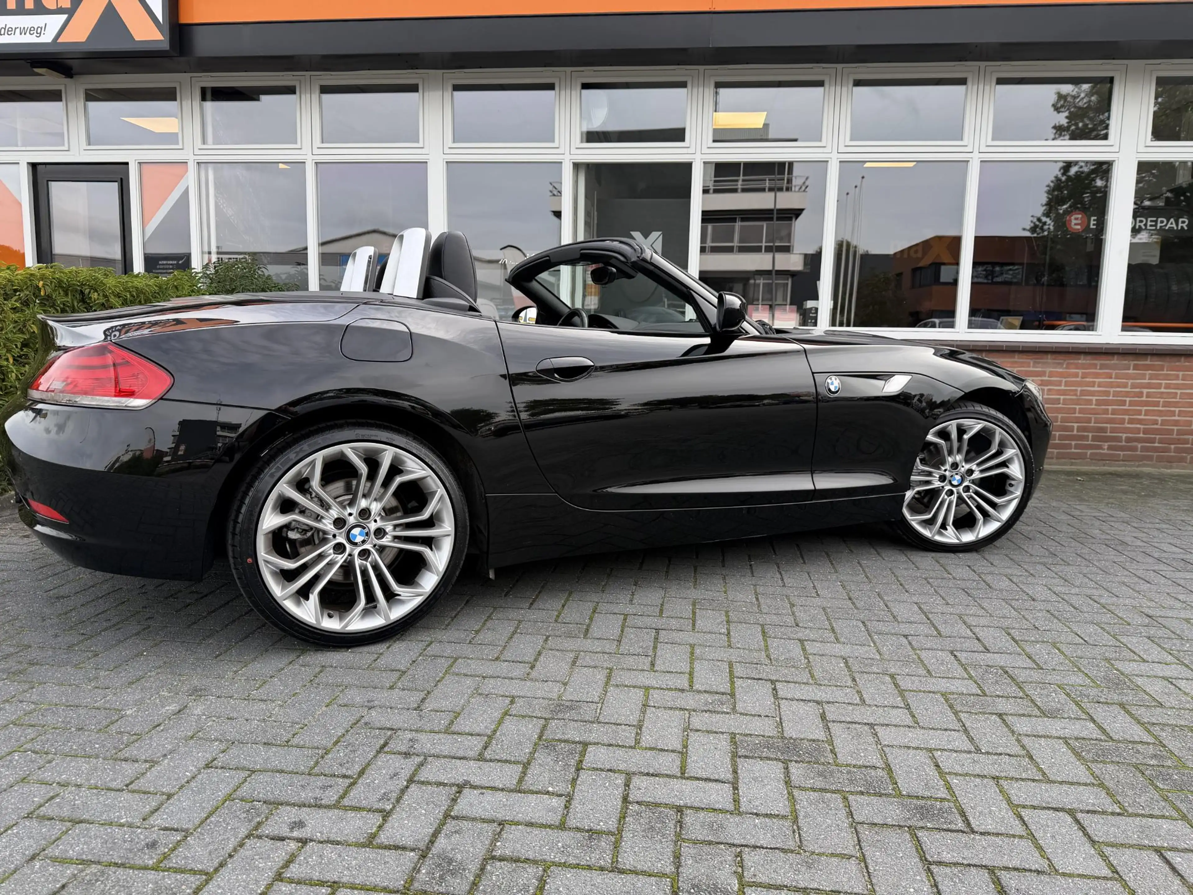 BMW Z4 Roadster sDrive20i — photo 15