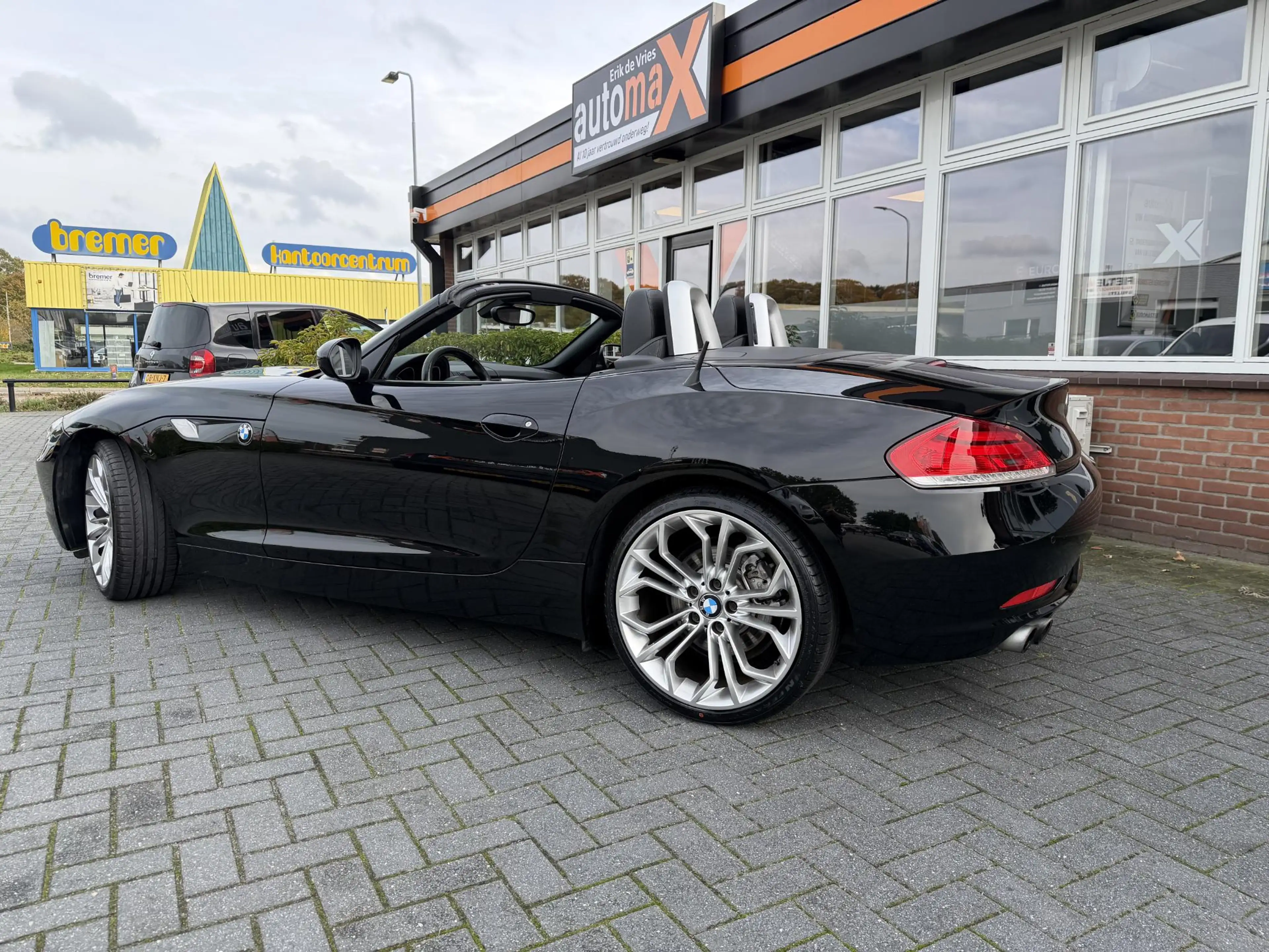 BMW Z4 Roadster sDrive20i — photo 11