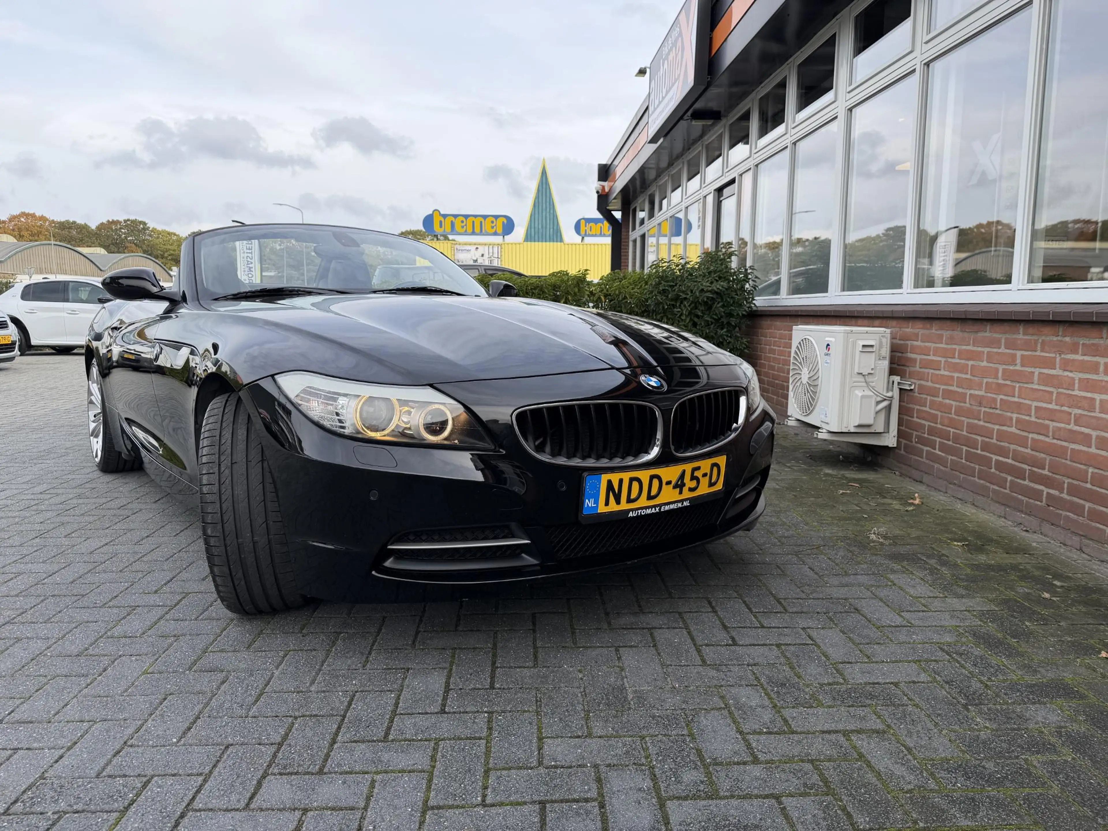 BMW Z4 Roadster sDrive20i — photo 17