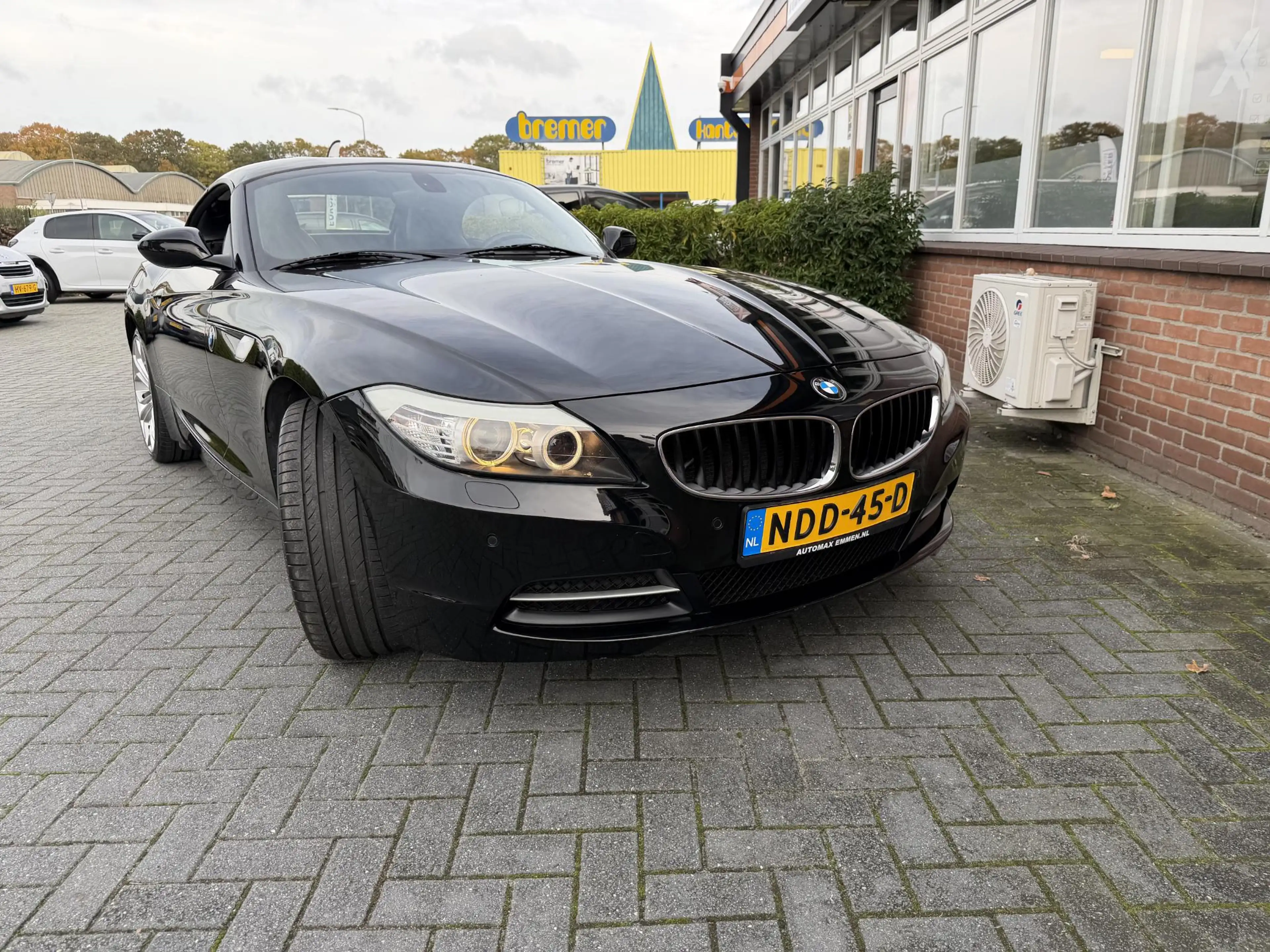 BMW Z4 Roadster sDrive20i — photo 28