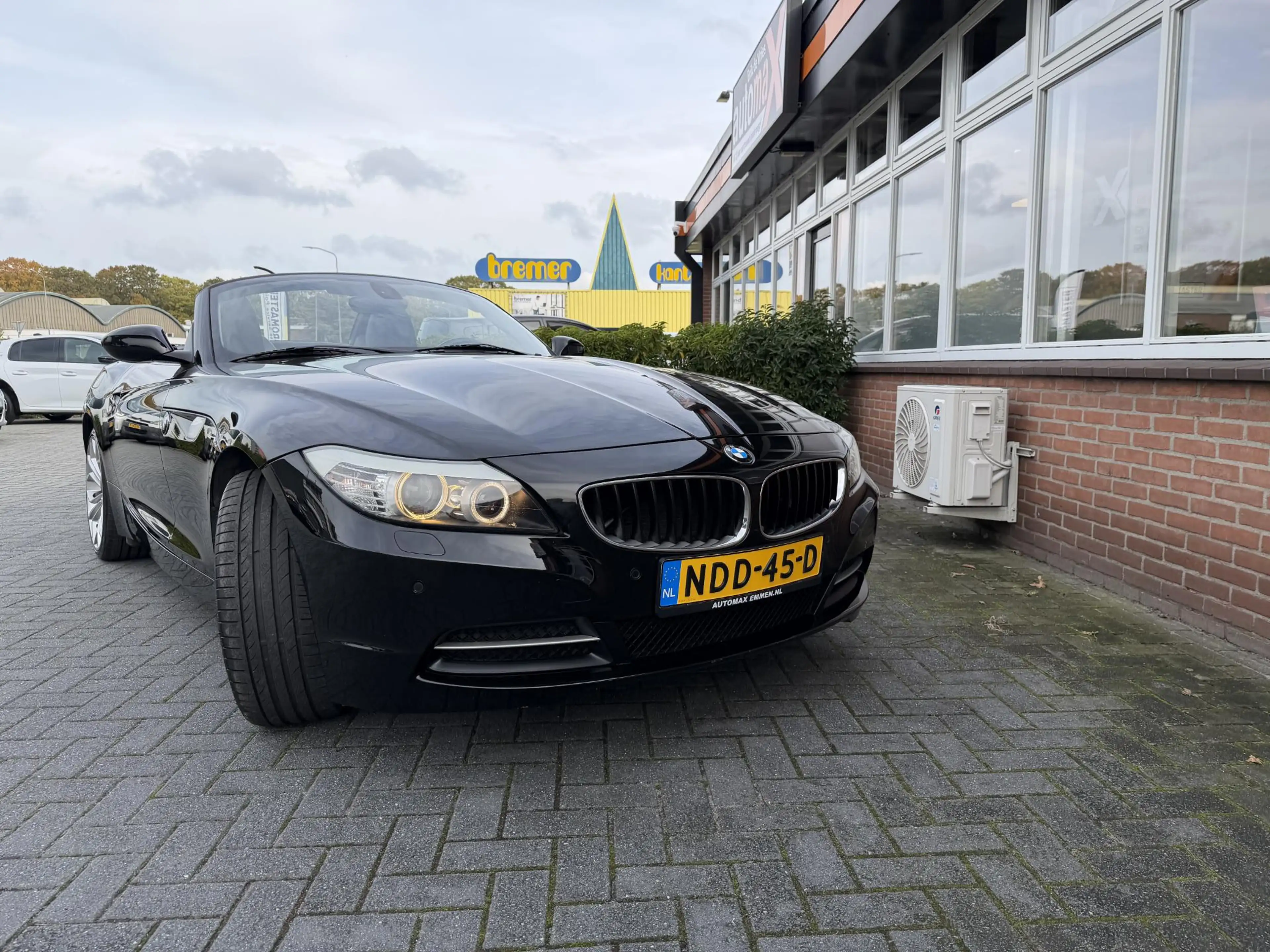 BMW Z4 Roadster sDrive20i — photo 18