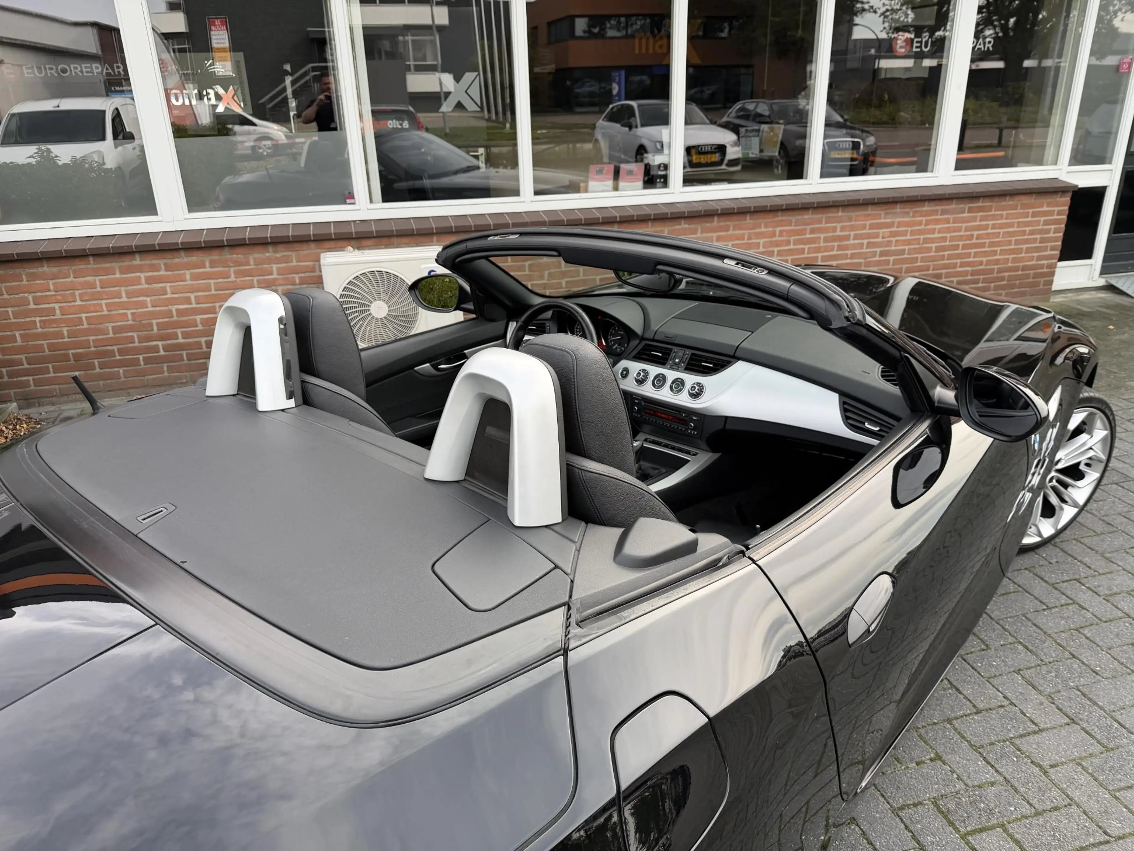 BMW Z4 Roadster sDrive20i — photo 23
