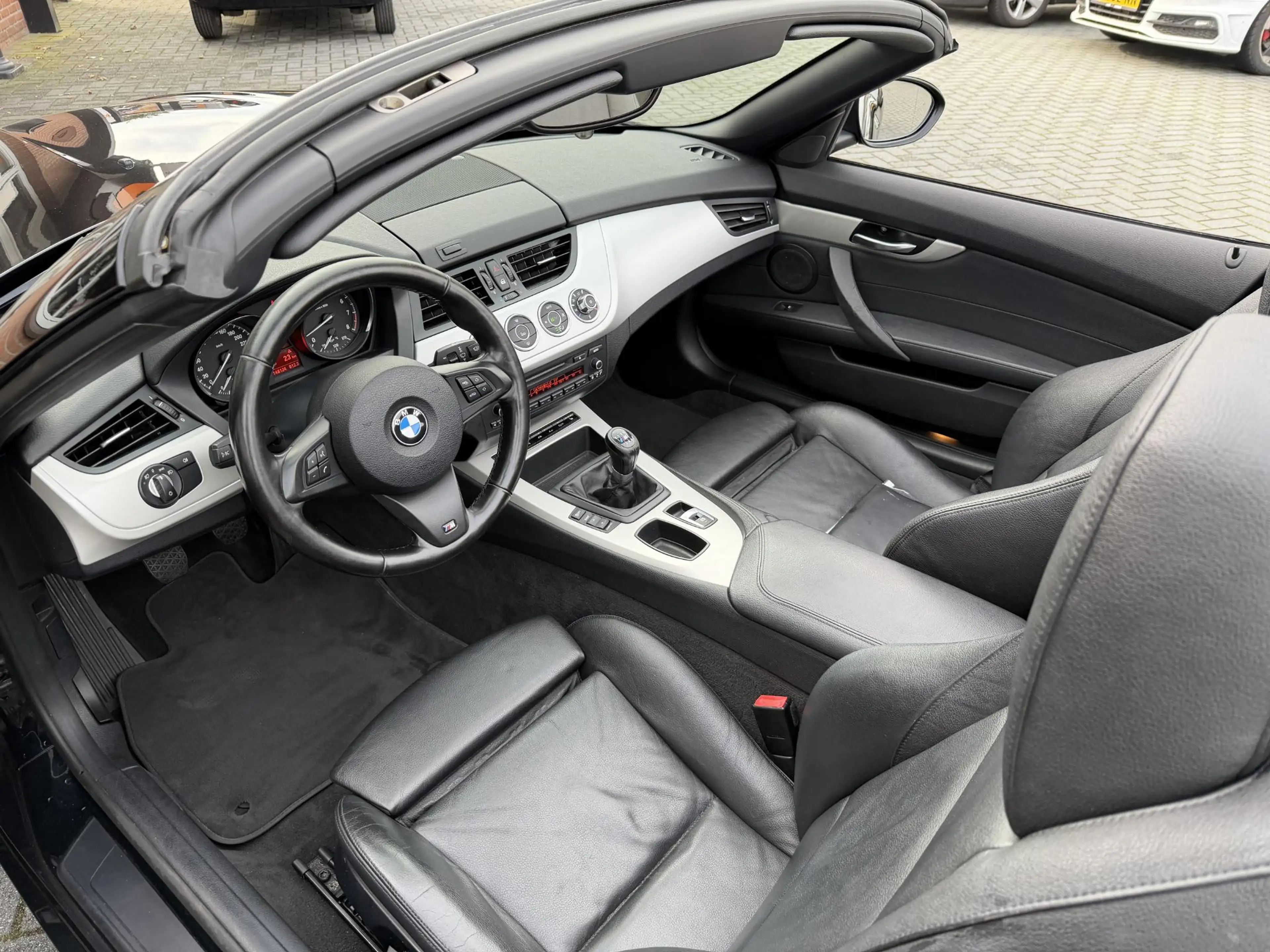 BMW Z4 Roadster sDrive20i — photo 3