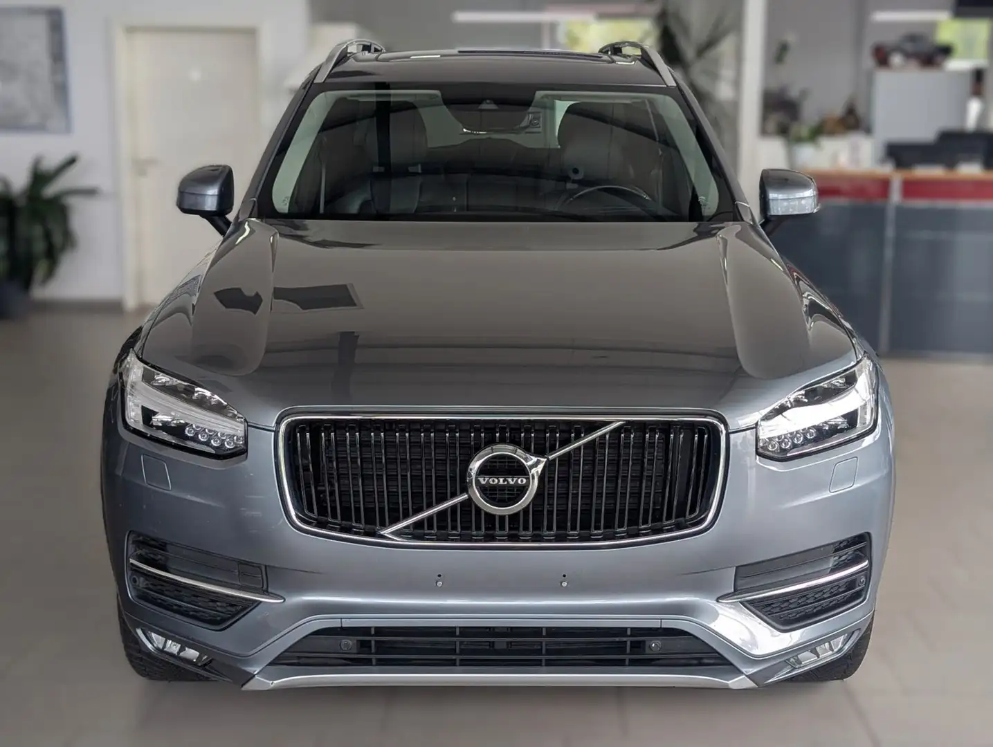 Volvo XC90 Momentum AWD Aut /7Sitzer /Pano /Leder/AHK Grau - 2
