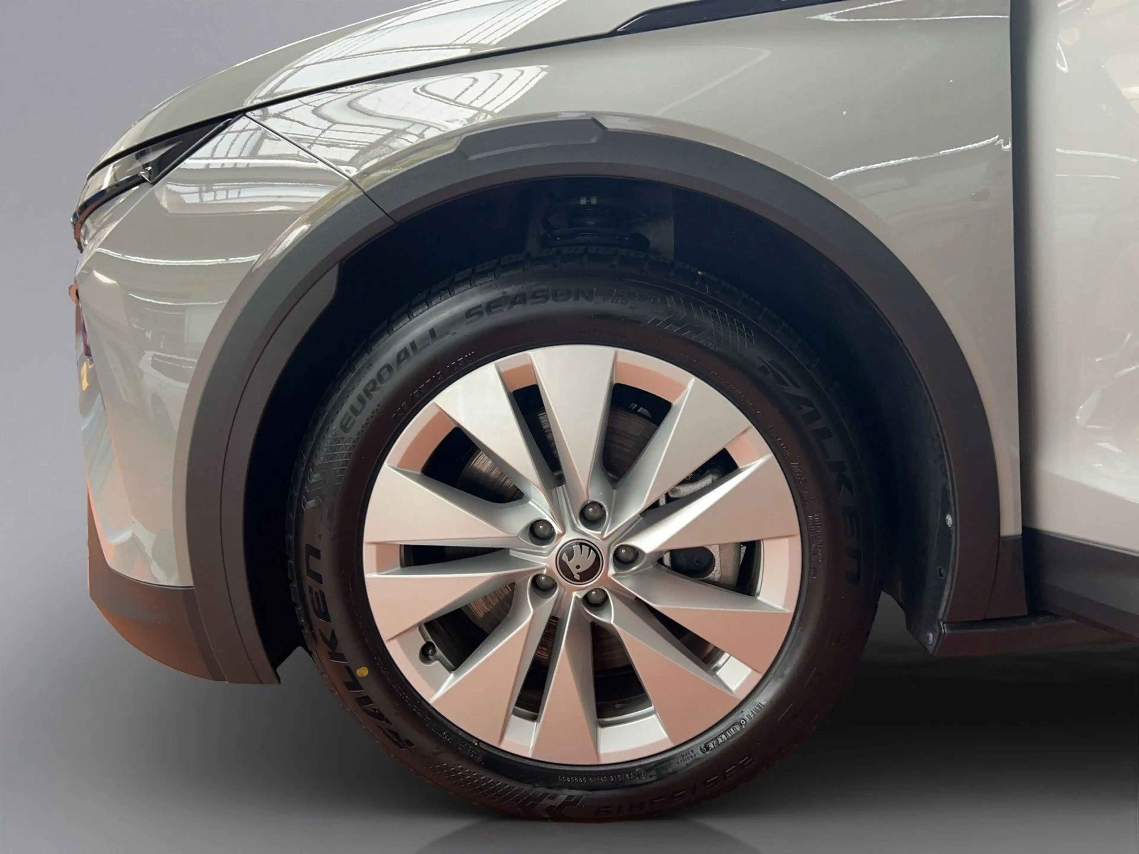 Skoda Elroq 85 Loft 286 PS Wärmepumpe AHK LED NAVI ACC — photo 13