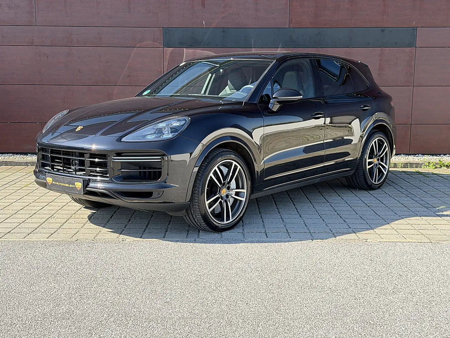 Porsche Cayenne Turbo Schwarz - 1