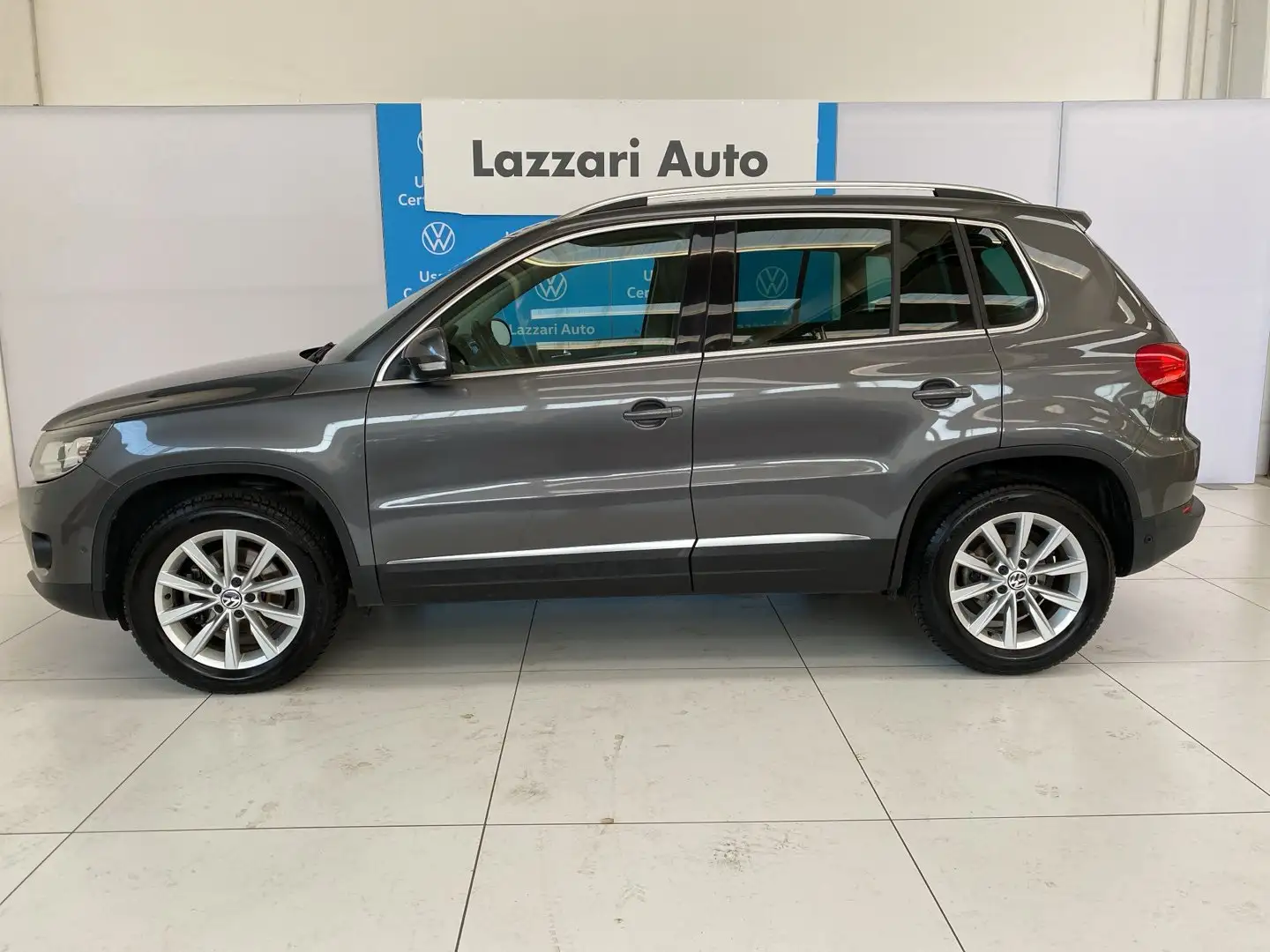 Volkswagen Tiguan Tiguan 2.0 TDI 140 CV 4MOTION Sport & Style Grigio - 2