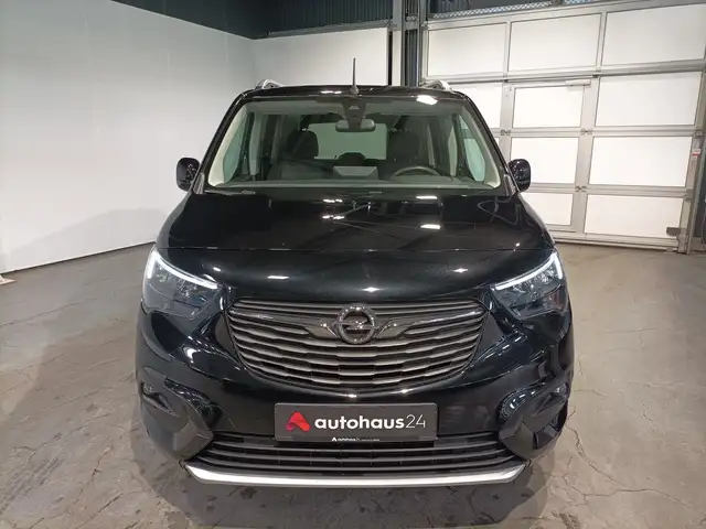 Opel Combo Life view 2