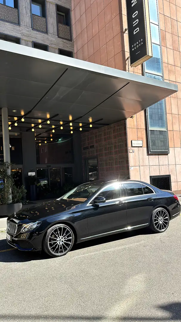 Mercedes-Benz E 220 d Exclusive 4matic auto - 1