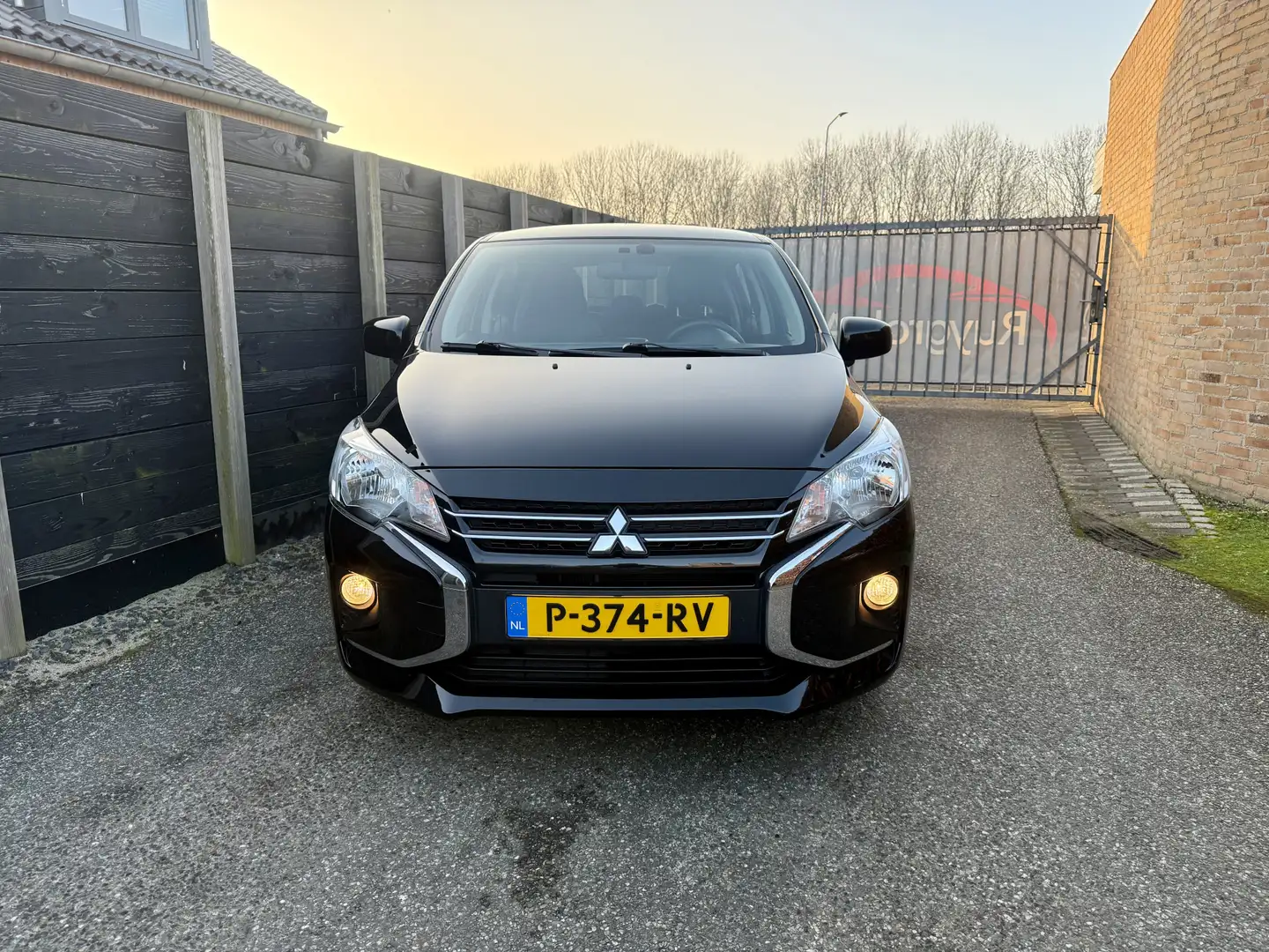 Mitsubishi Space Star 1.2 Cool+ NL-auto, vol. onderhouden Schwarz - 2