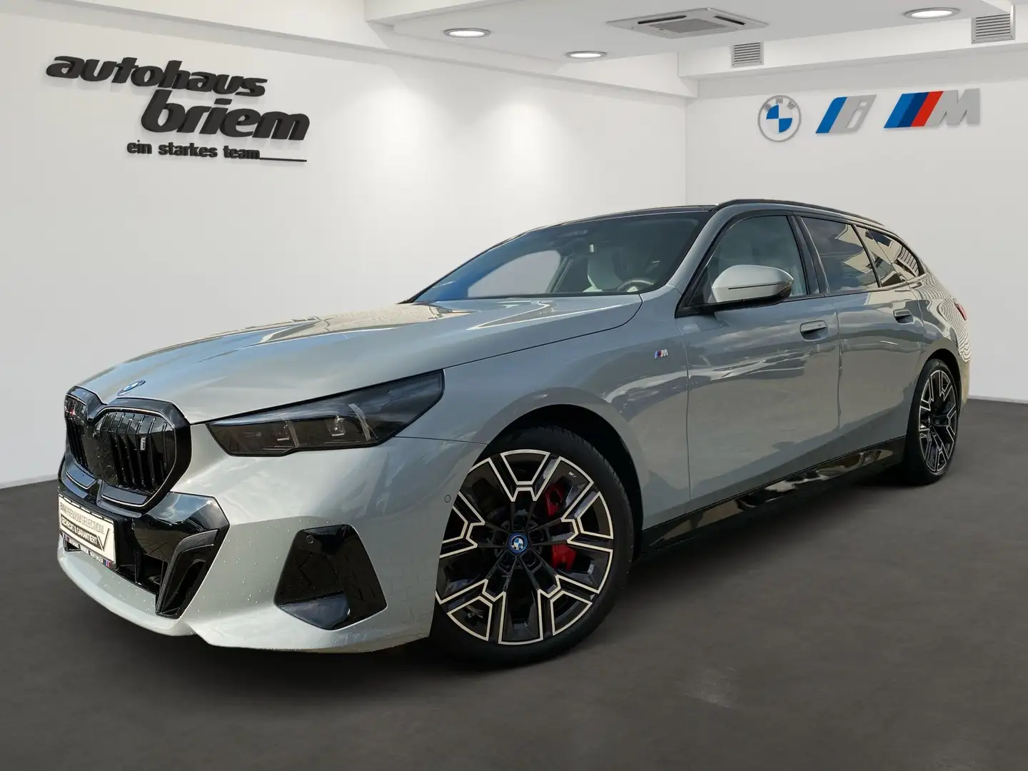 BMW i5 eDrive40 Touring, M Sportpaket Grau - 1