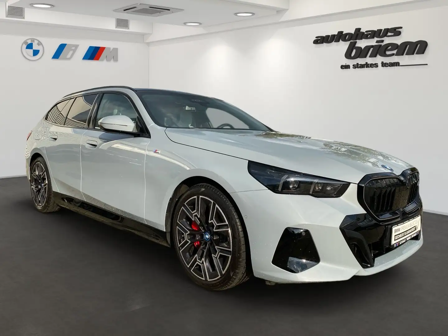 BMW i5 eDrive40 Touring, M Sportpaket Grau - 2
