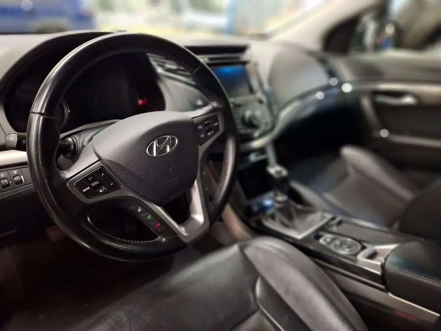 Hyundai i40 *1,6*LEDER*NAVI*EXTRAS*TOP*INSP NEU*1.HAND Noir - 2