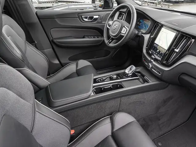 Volvo XC60 view 9