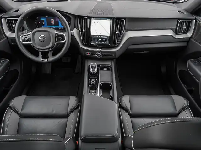 Volvo XC60 view 11