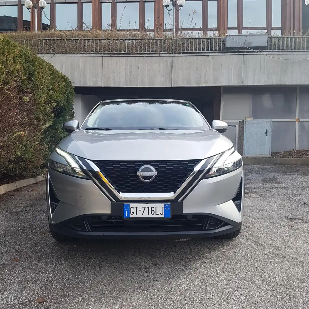 Nissan Qashqai MHEV 158 CV Xtronic N-Connecta Gris - 2