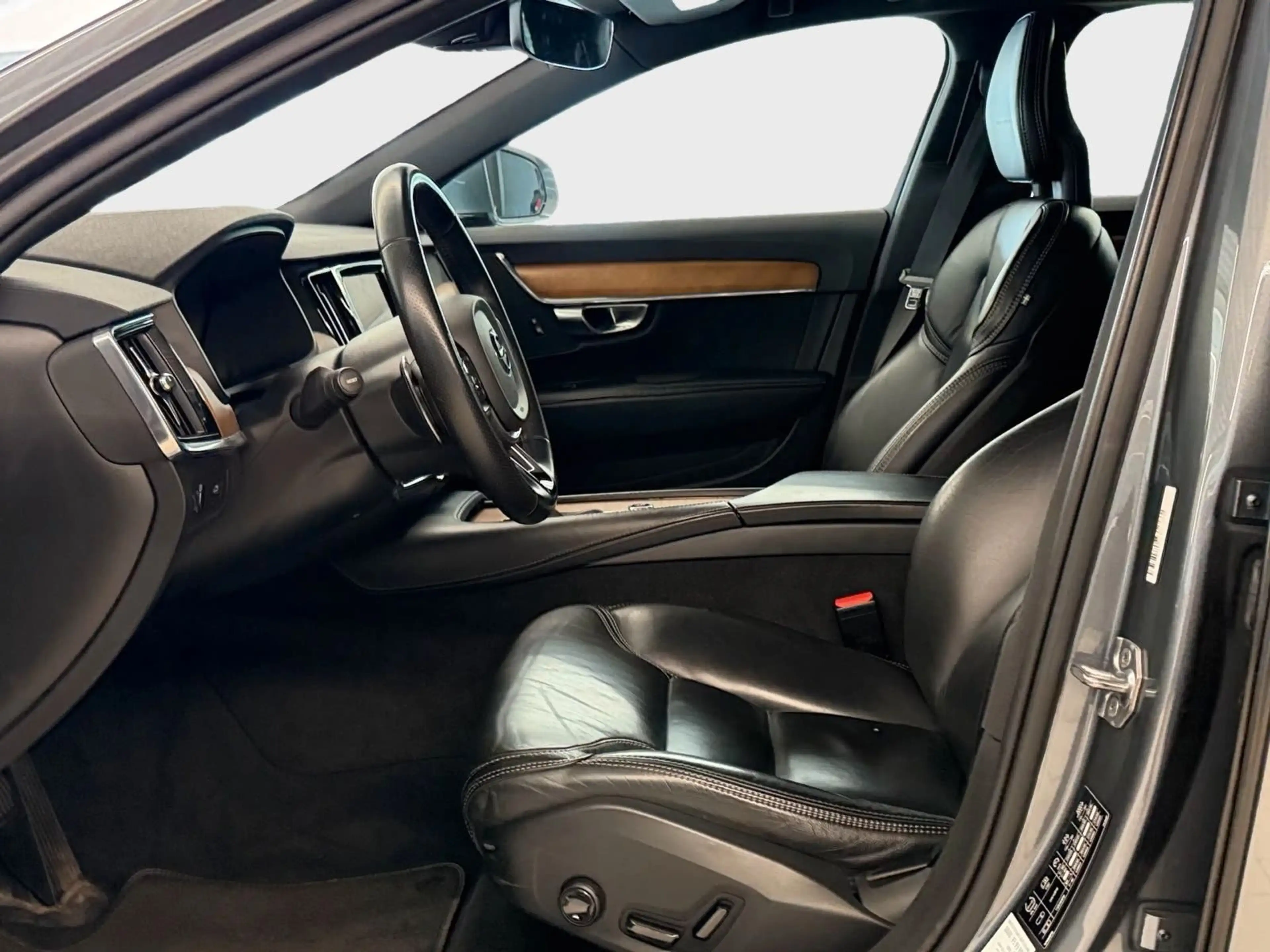 Volvo V90 Inscription AWD — photo 9