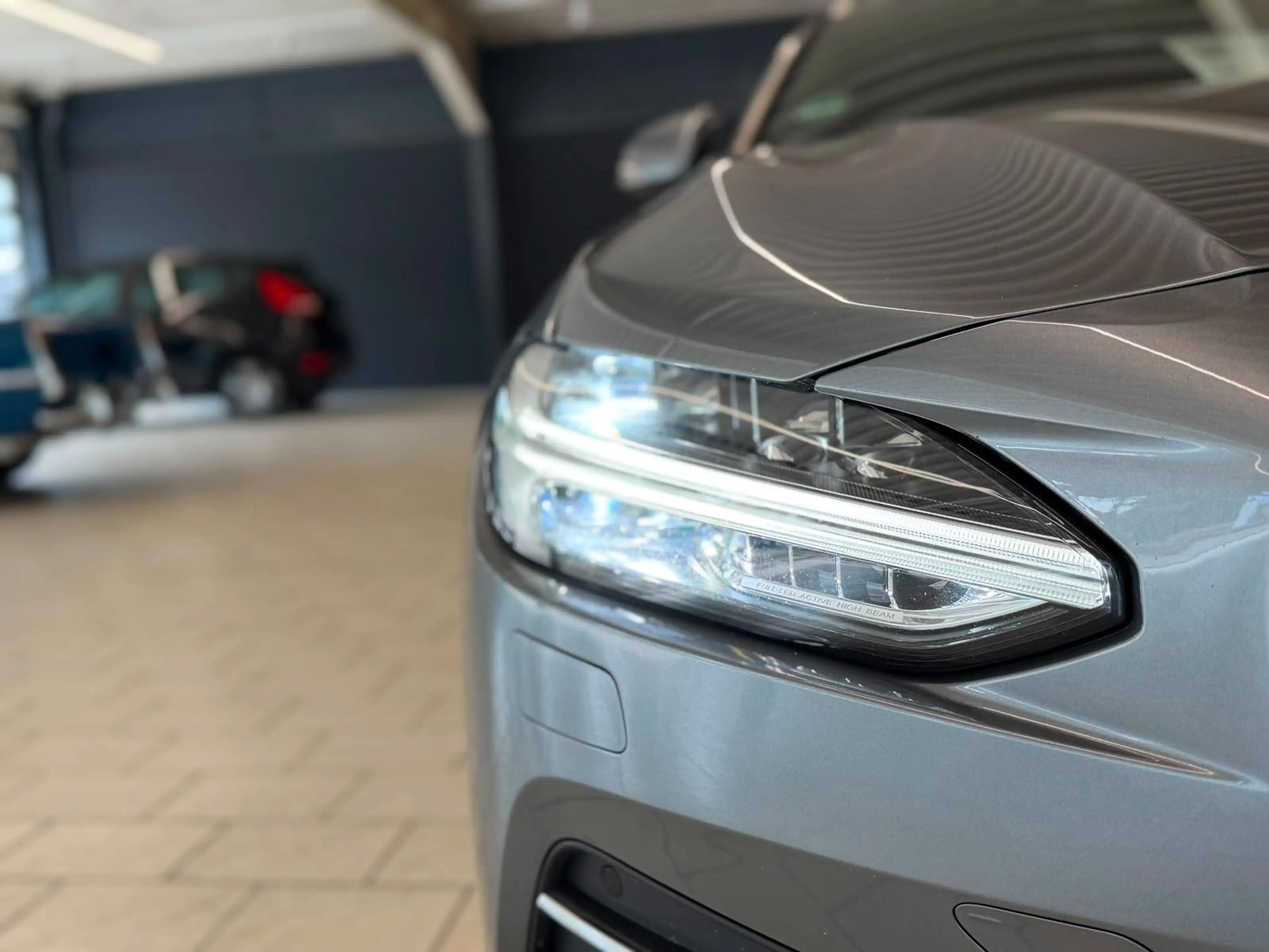 Volvo V90 Inscription AWD — photo 8