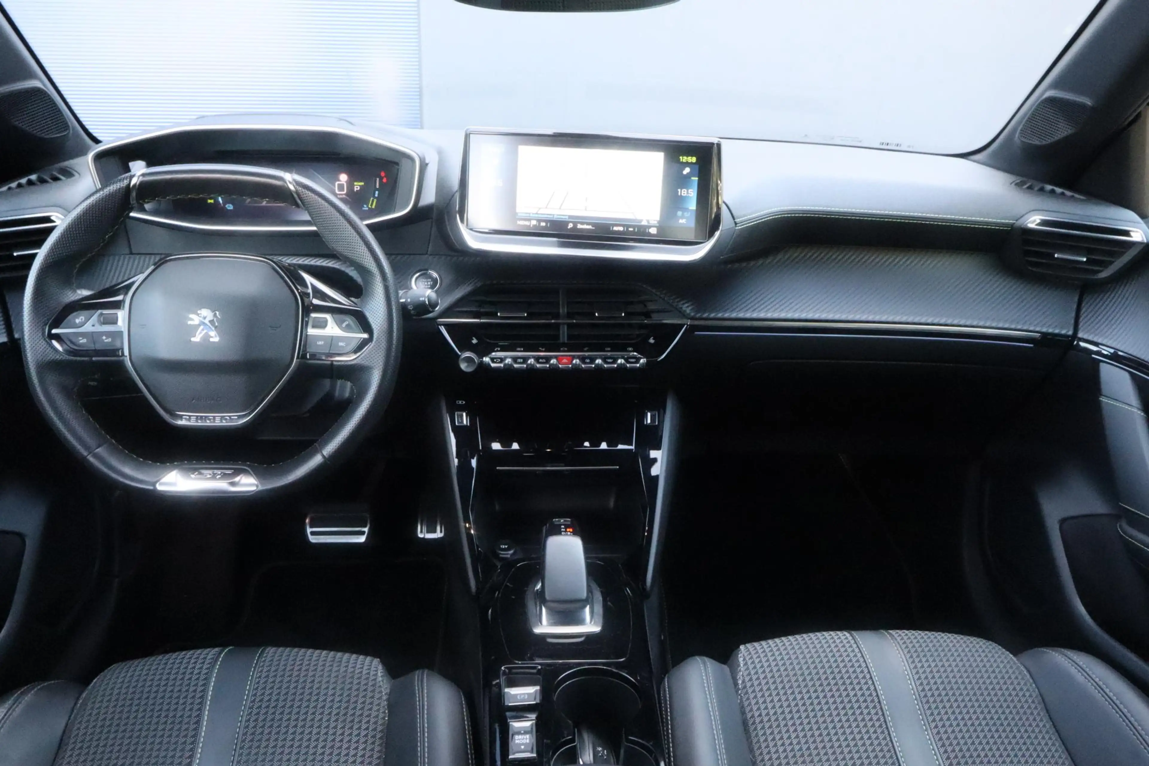 Peugeot e-208 EV GT Pack 50 kWh | SOH 92,4% | Panoramadak | Appl — photo 3