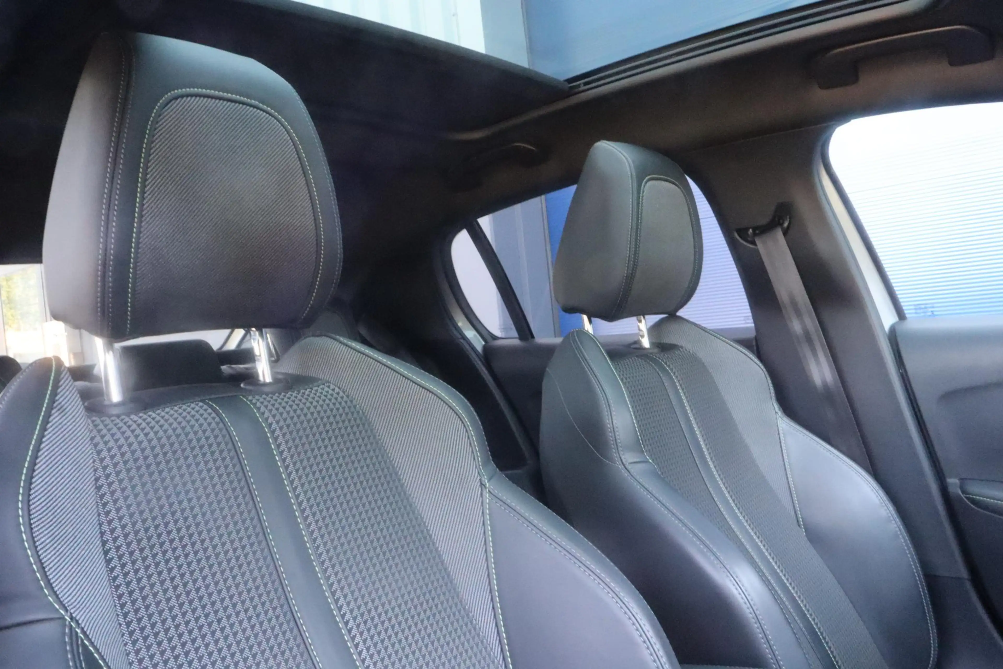 Peugeot e-208 EV GT Pack 50 kWh | SOH 92,4% | Panoramadak | Appl — photo 22