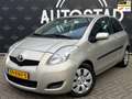Toyota Yaris 1.3 VVTi Aspiration Automaat/NL-Auto/NAP/APK/Airco Beige - thumbnail 1