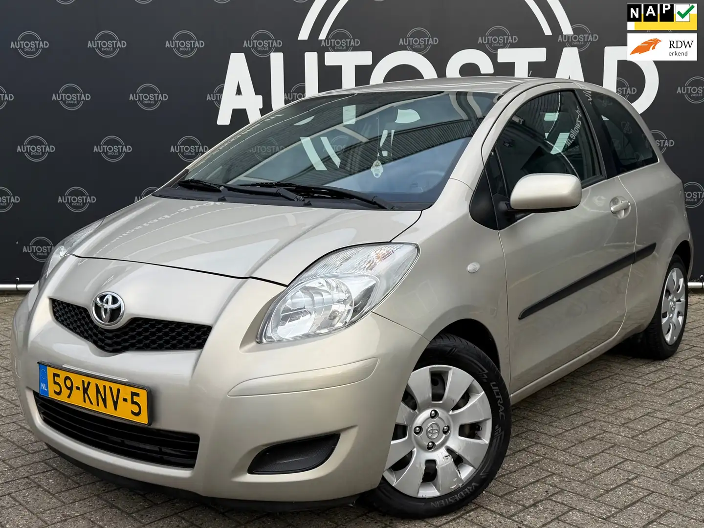 Toyota Yaris 1.3 VVTi Aspiration Automaat/NL-Auto/NAP/APK/Airco Beige - 1