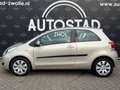 Toyota Yaris 1.3 VVTi Aspiration Automaat/NL-Auto/NAP/APK/Airco Beige - thumbnail 2