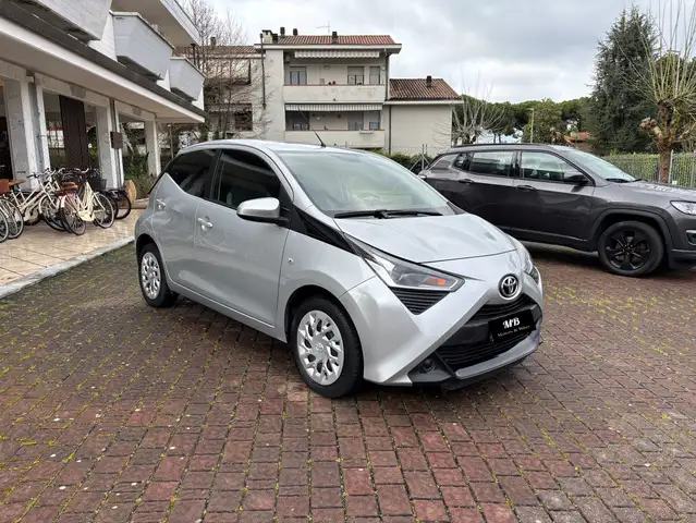 Toyota Aygo Aygo II 5p 1.0 x-business plus 72cv KM CERTIFICATI