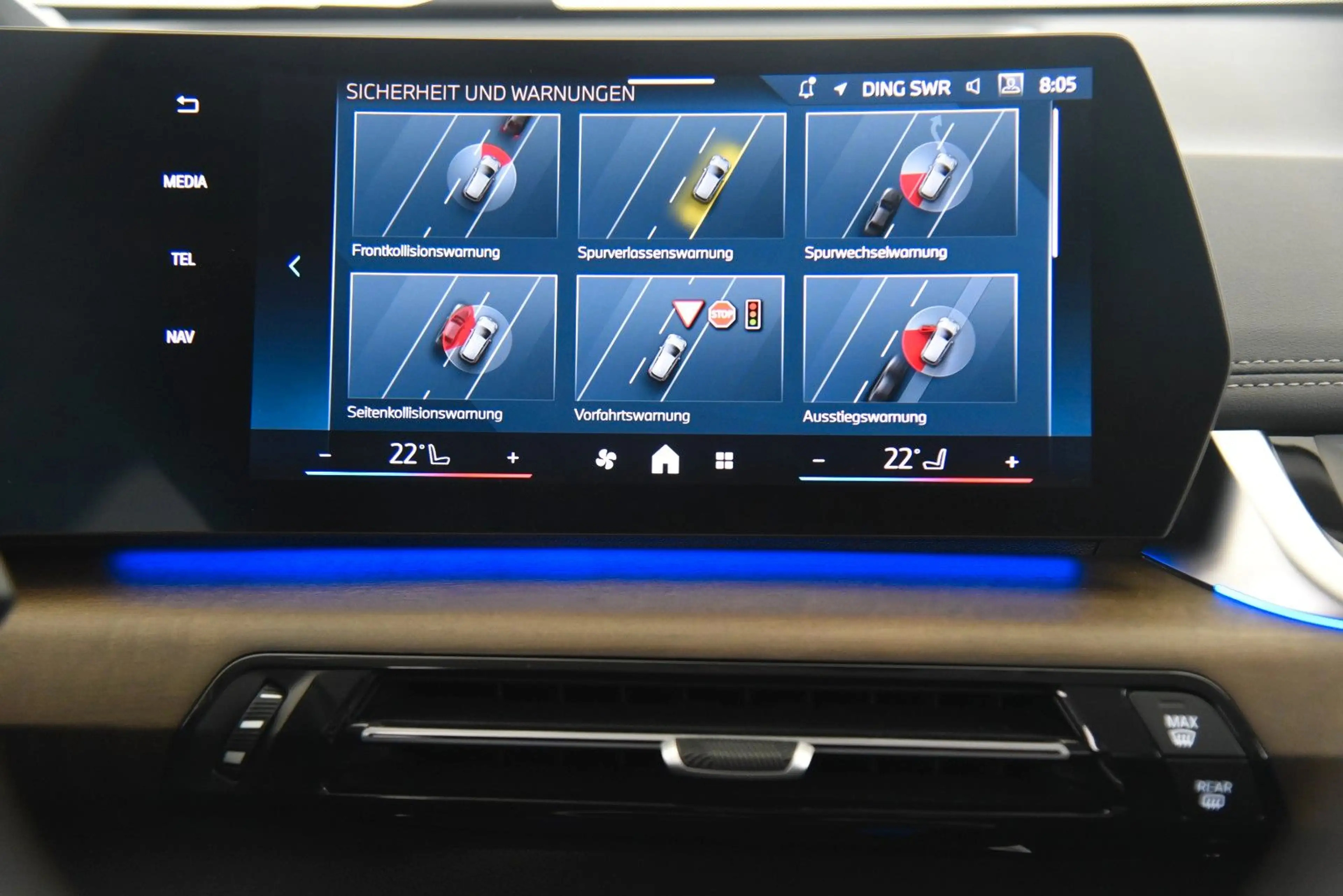 BMW X1 xDrive23d xLine AHK DriveAssProf Head-Up HiFi — photo 14