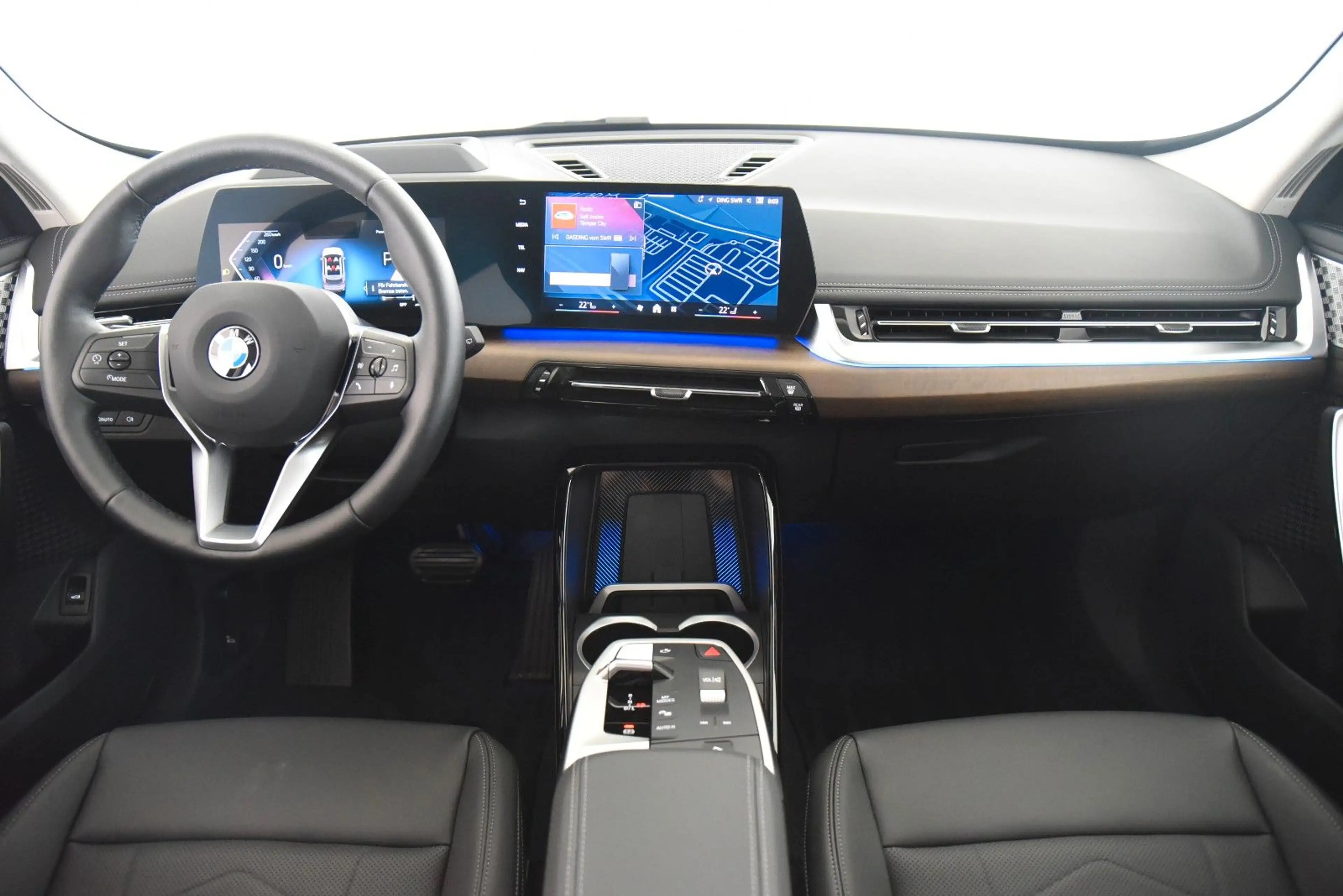 BMW X1 xDrive23d xLine AHK DriveAssProf Head-Up HiFi — photo 9