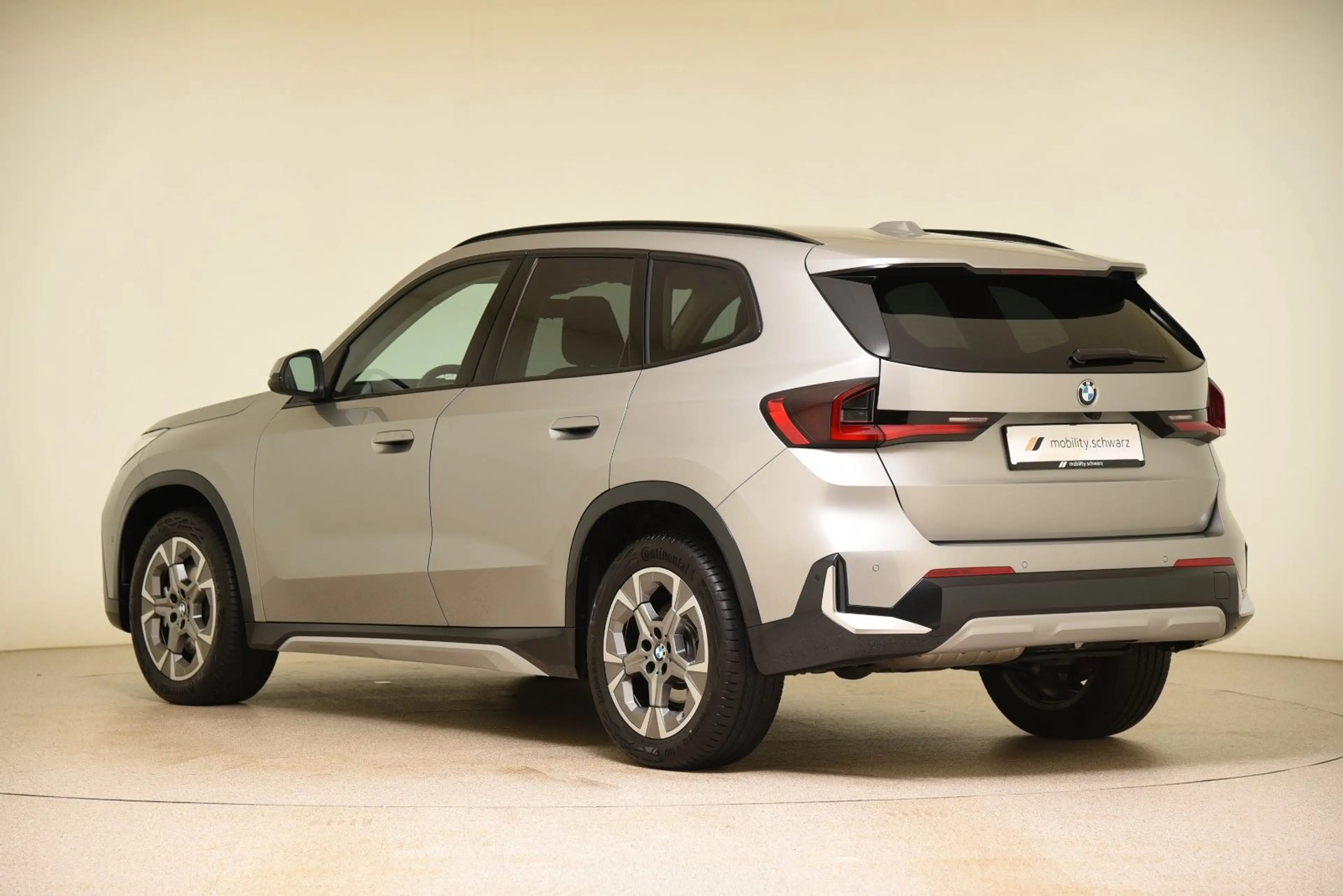 BMW X1 xDrive23d xLine AHK DriveAssProf Head-Up HiFi — photo 2