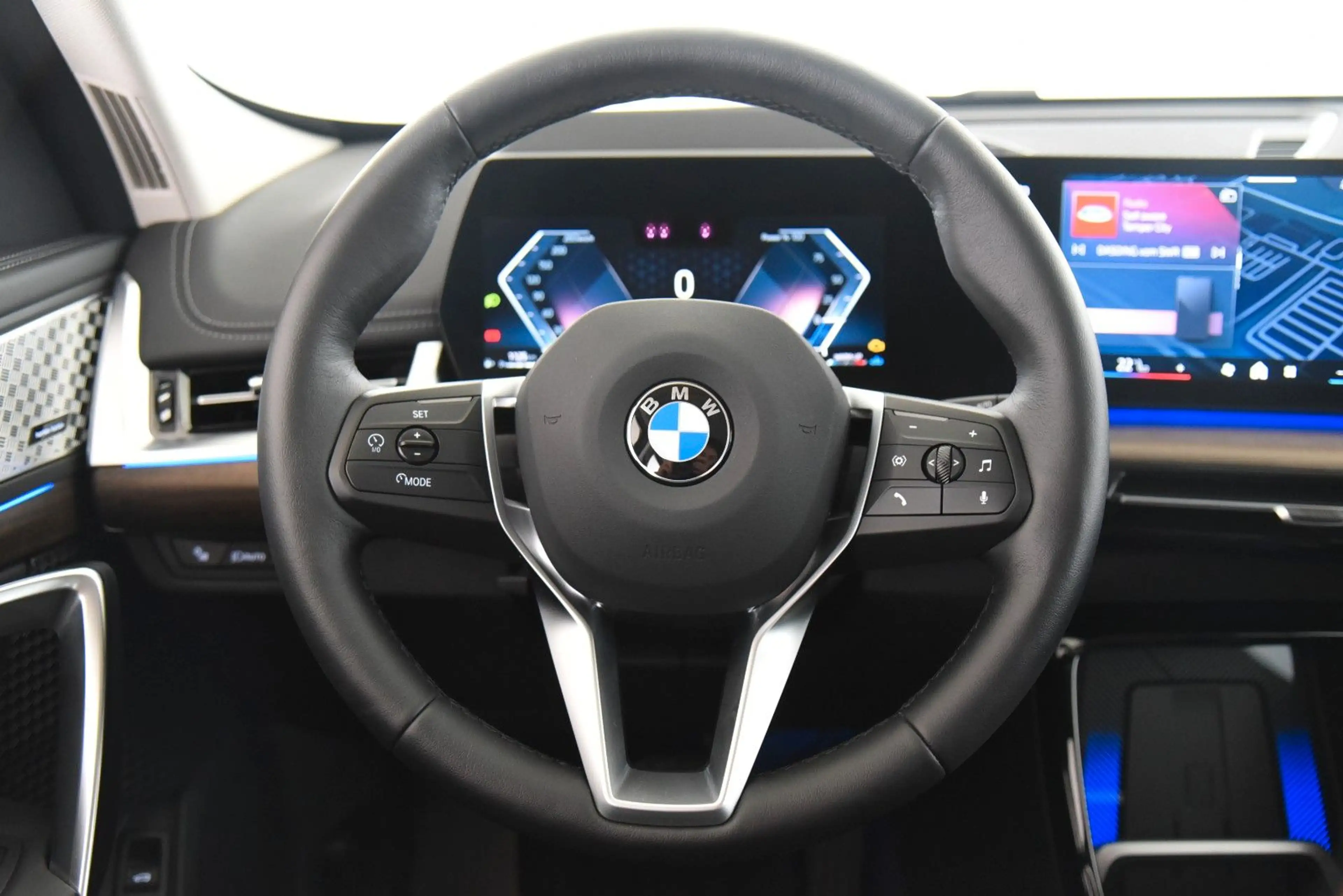BMW X1 xDrive23d xLine AHK DriveAssProf Head-Up HiFi — photo 10