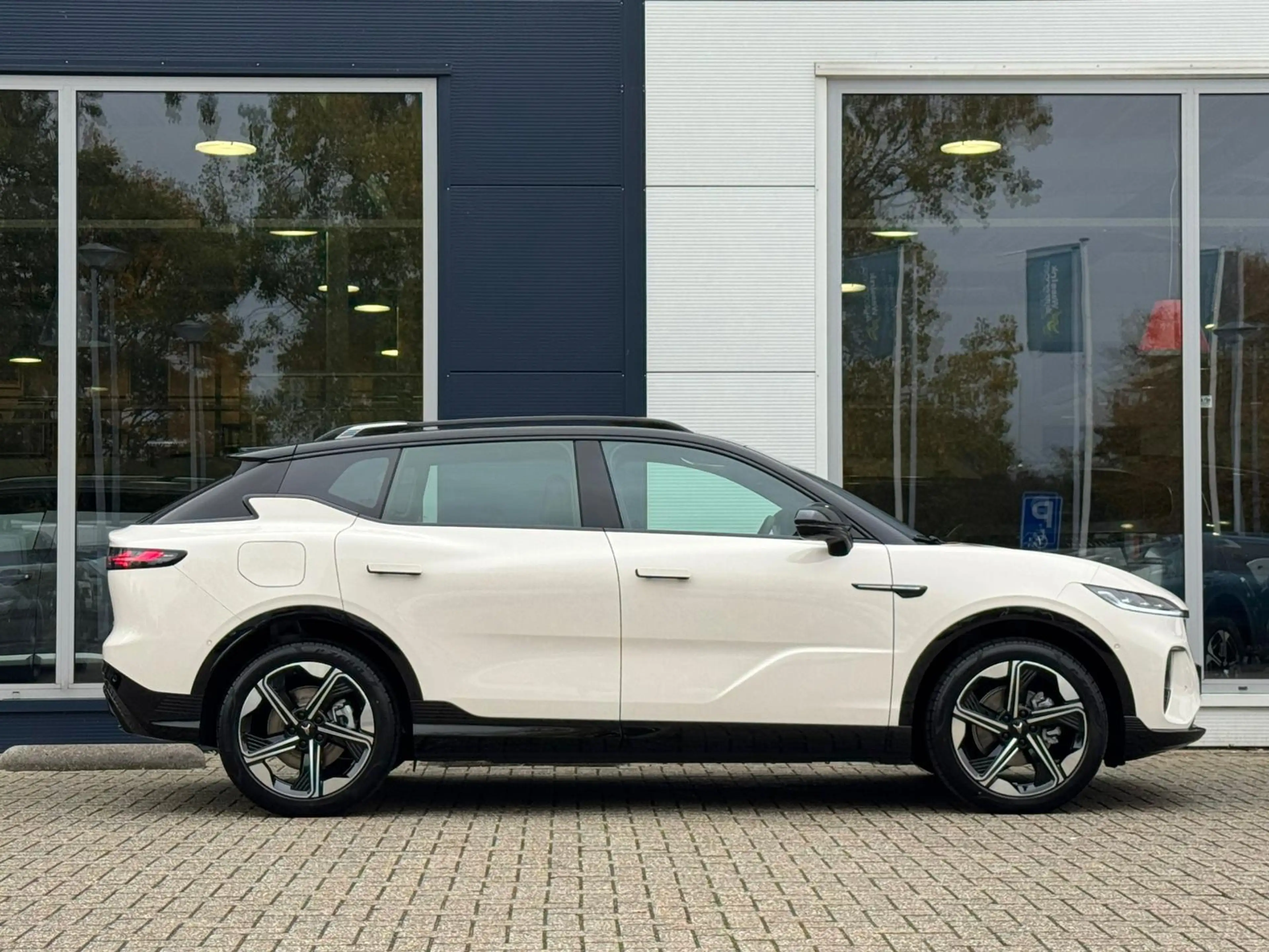Voyah Courage BEV 80 kWh Performance Edition 4WD 435pk | 360° Ca — photo 28