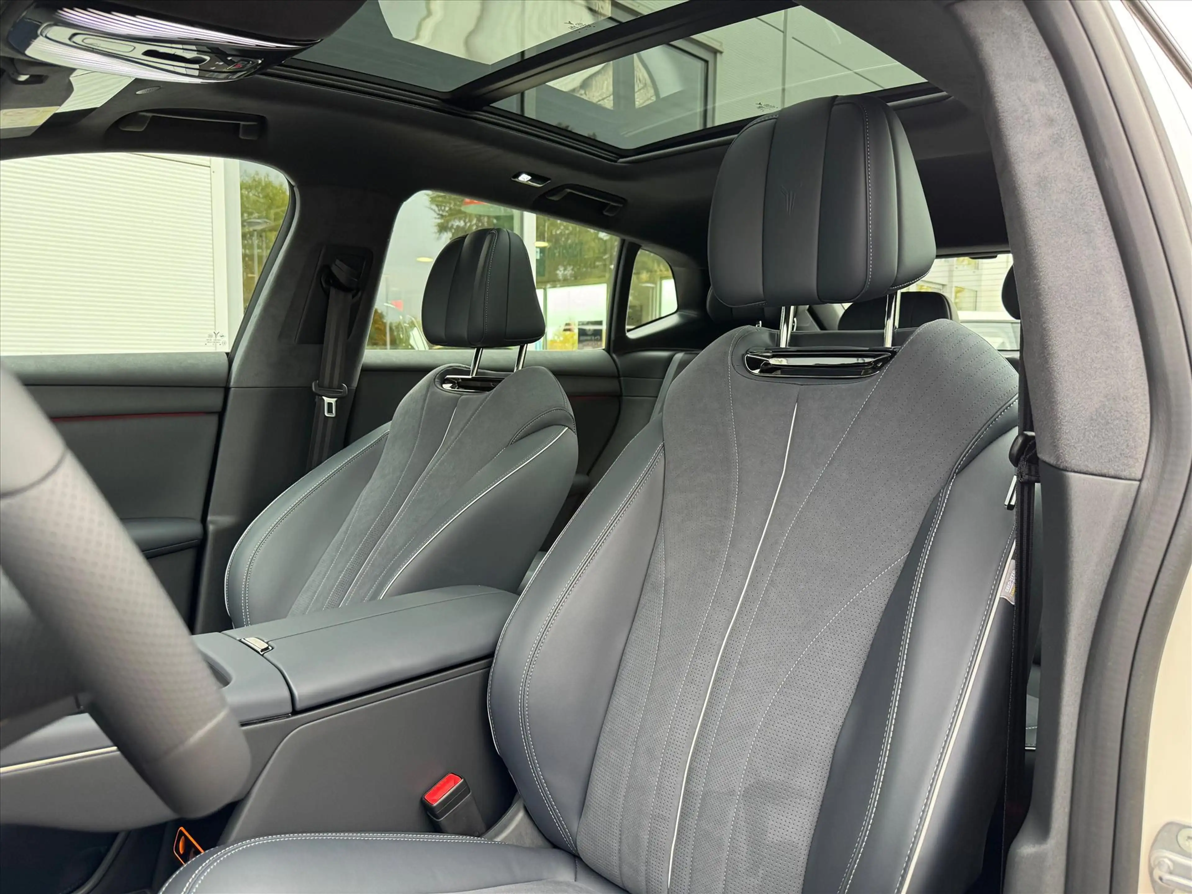 Voyah Courage BEV 80 kWh Performance Edition 4WD 435pk | 360° Ca — photo 12