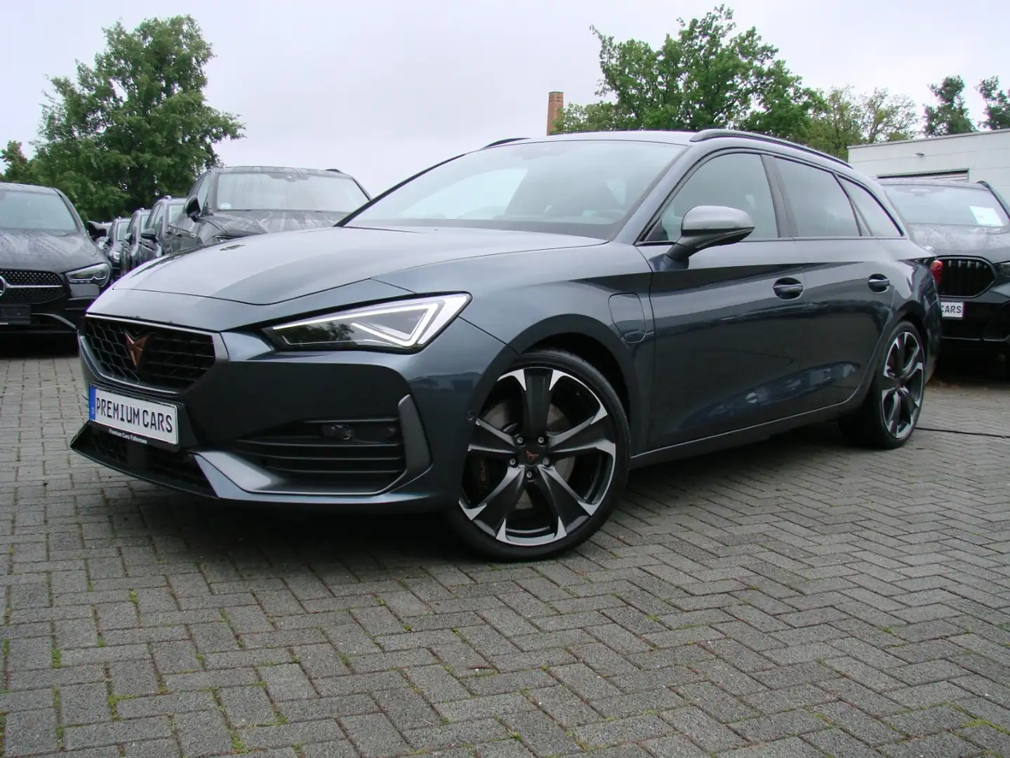 CUPRA Leon VZ e-Hybrid ACC Navi Beats Matrix-LED Grau - 2