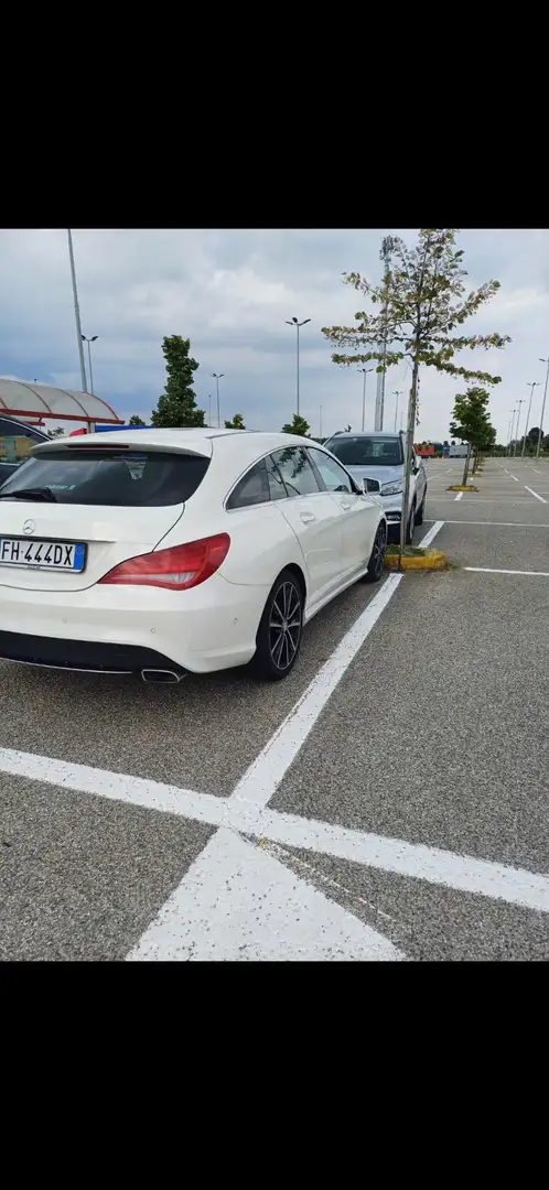 Mercedes-Benz CLA 220 Shooting Brake d Premium Dark Night auto - 2