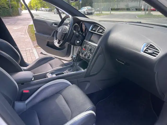 Citroen DS4 view 11