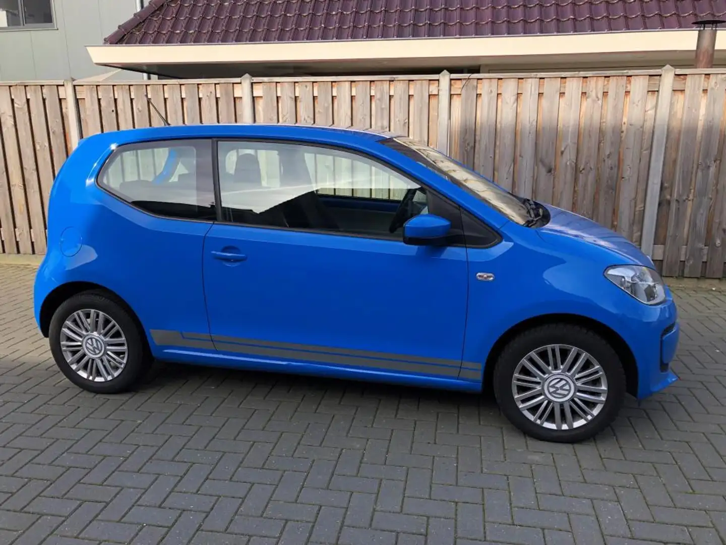 Volkswagen up! 1.0 move up! BlueMotion Airco Blauw - 2