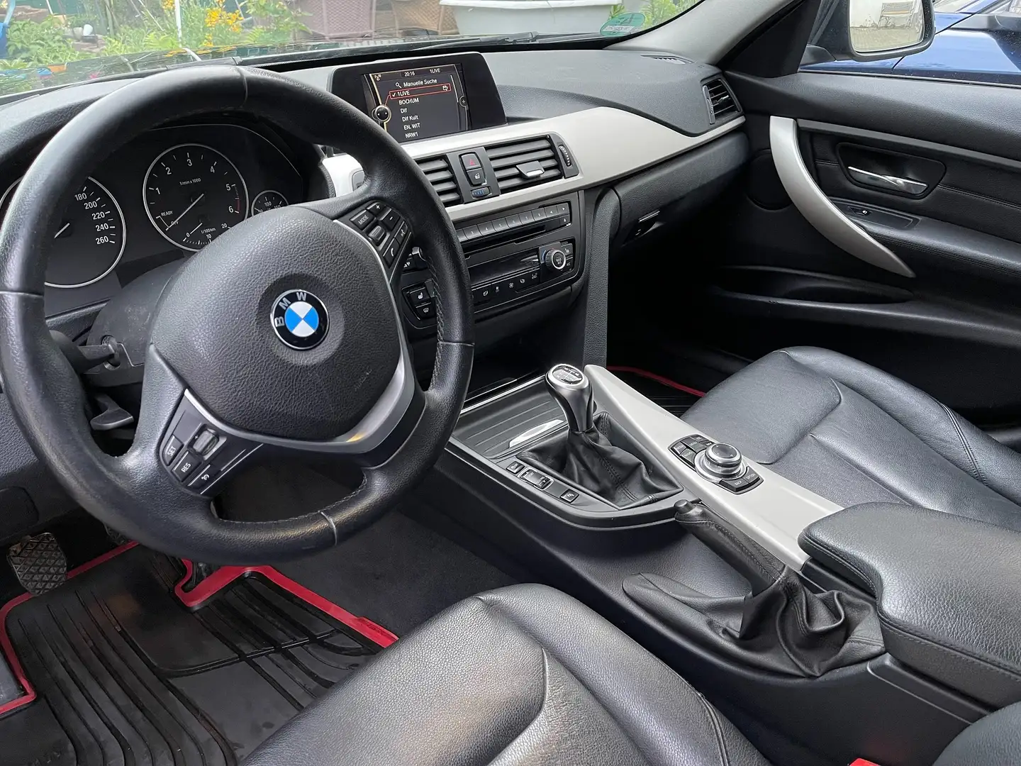 BMW 318 318d Touring - Leder Navi AHK Dachträger F31 Černá - 2