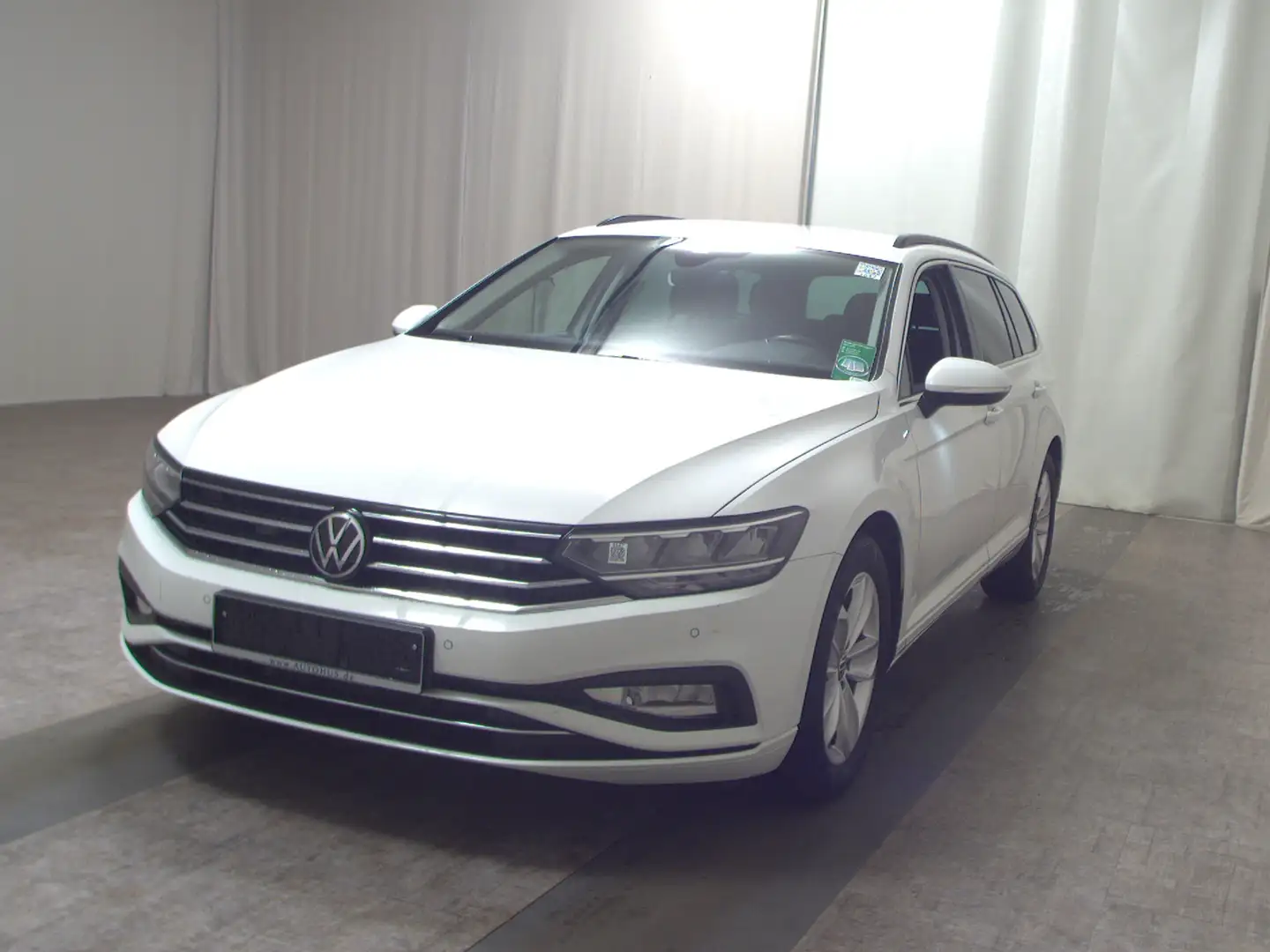 Volkswagen Passat Var. 2.0 TDI Business Navi LED RfK ACC Weiß - 2